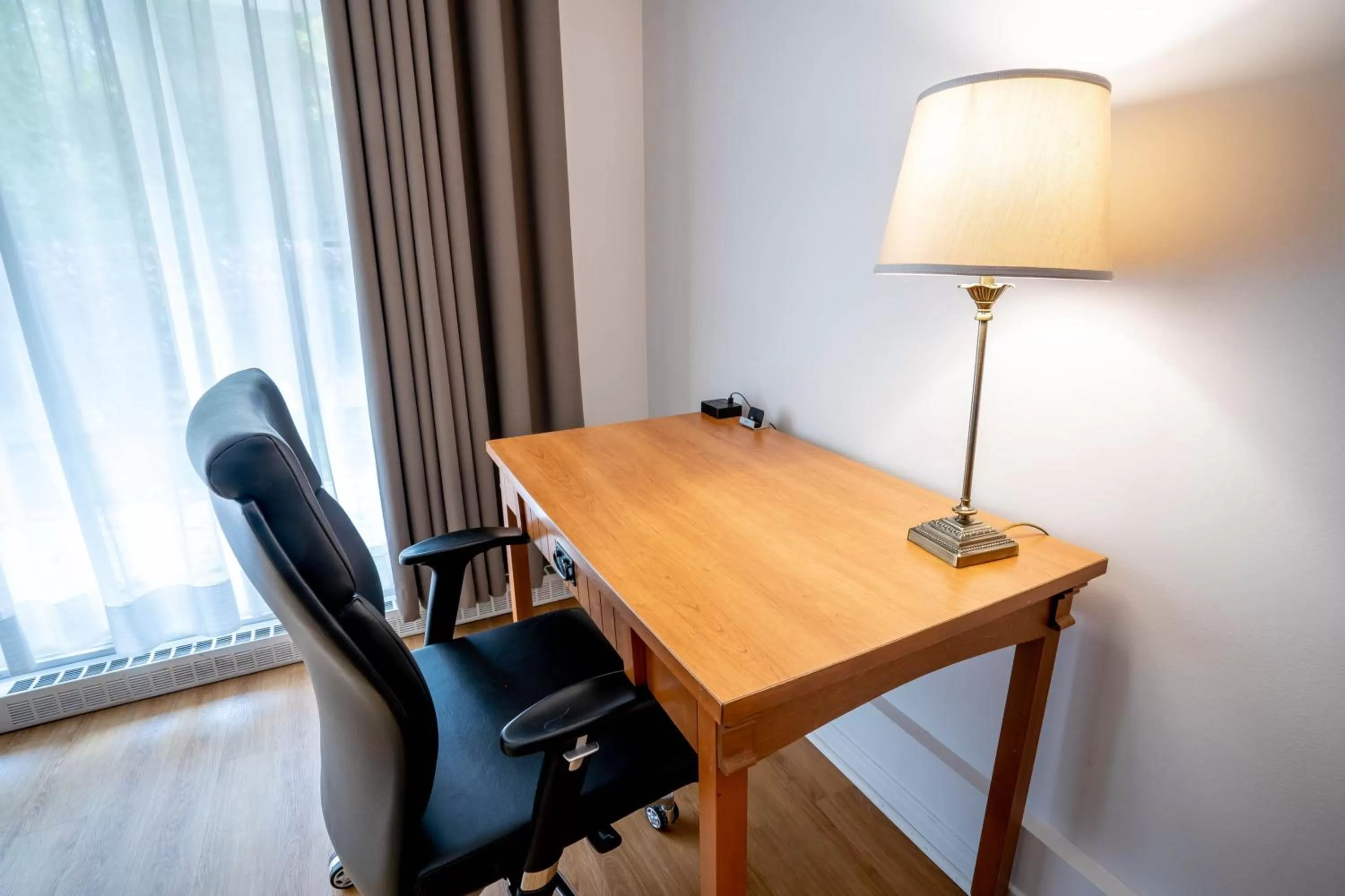 Bedroom in Hôtel Chéribourg