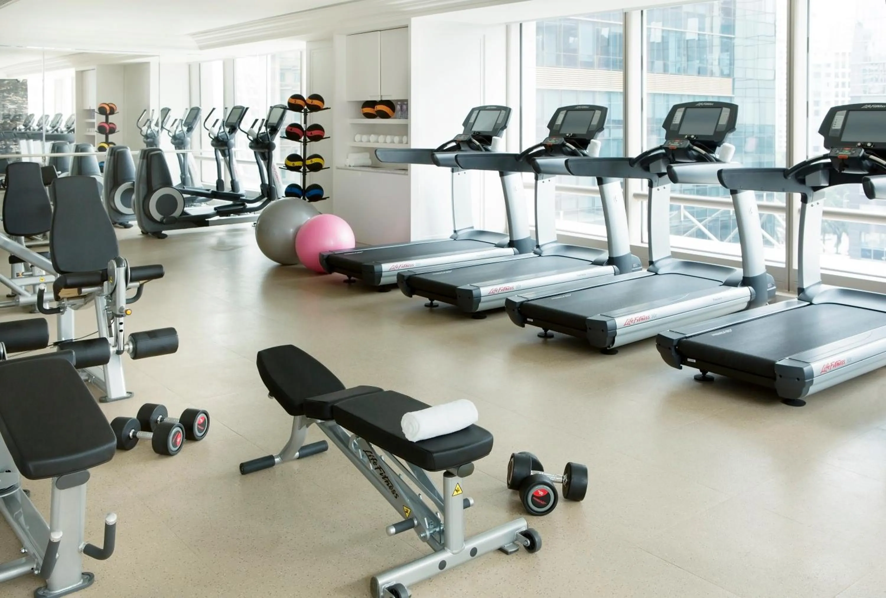 Fitness centre/facilities in The Langham, Shenzhen