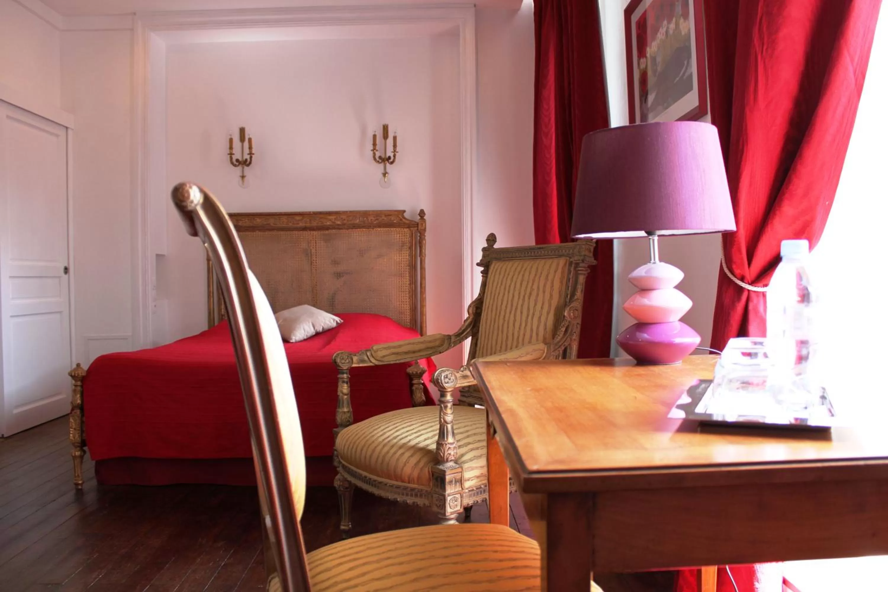 Photo of the whole room, Seating Area in Résidence et Chambres d'Hôtes de La Porte d'Arras