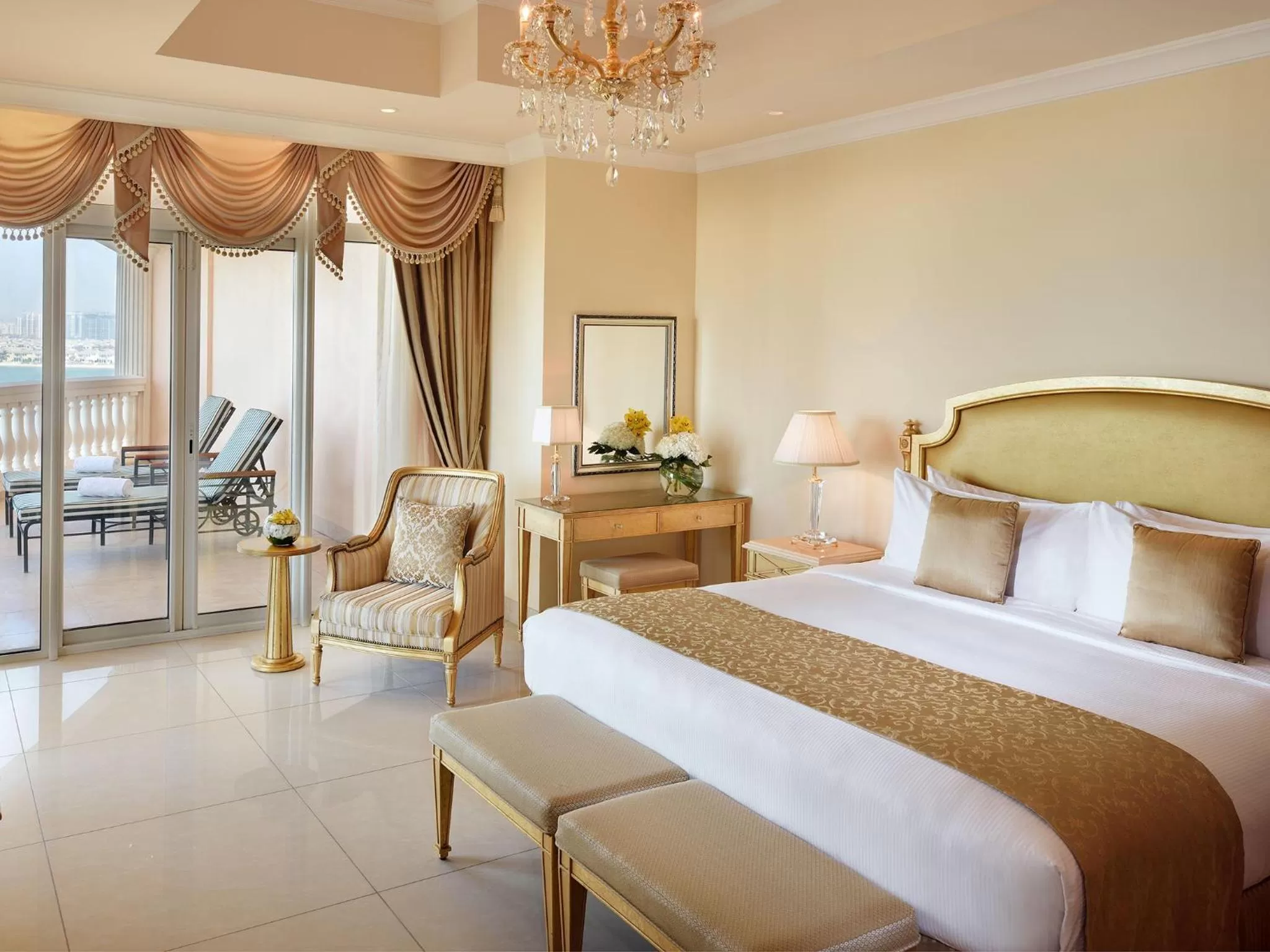 Bedroom, Bed in Kempinski Hotel Palm Jumeirah