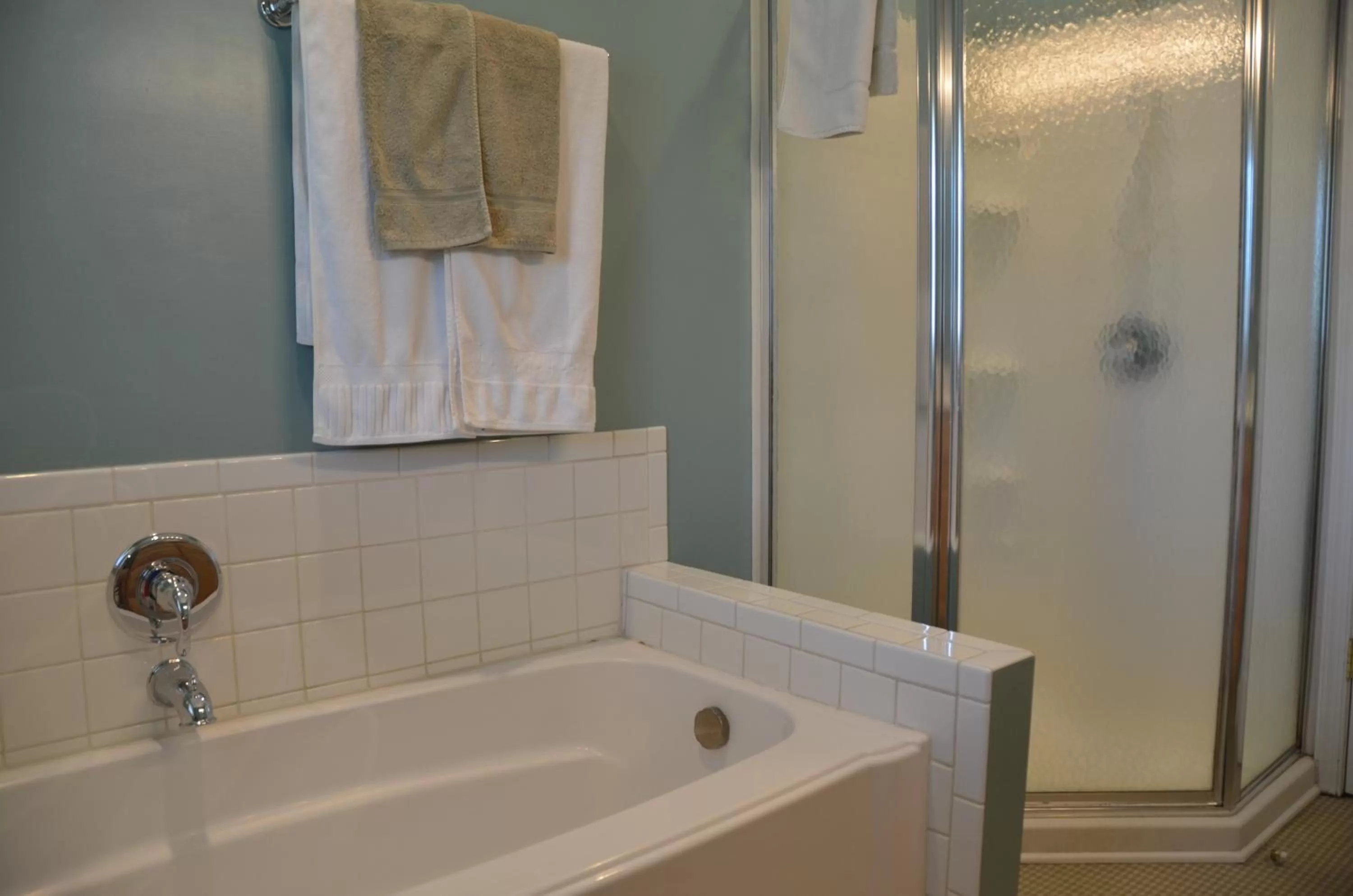 Inn at Huntingfield Creek