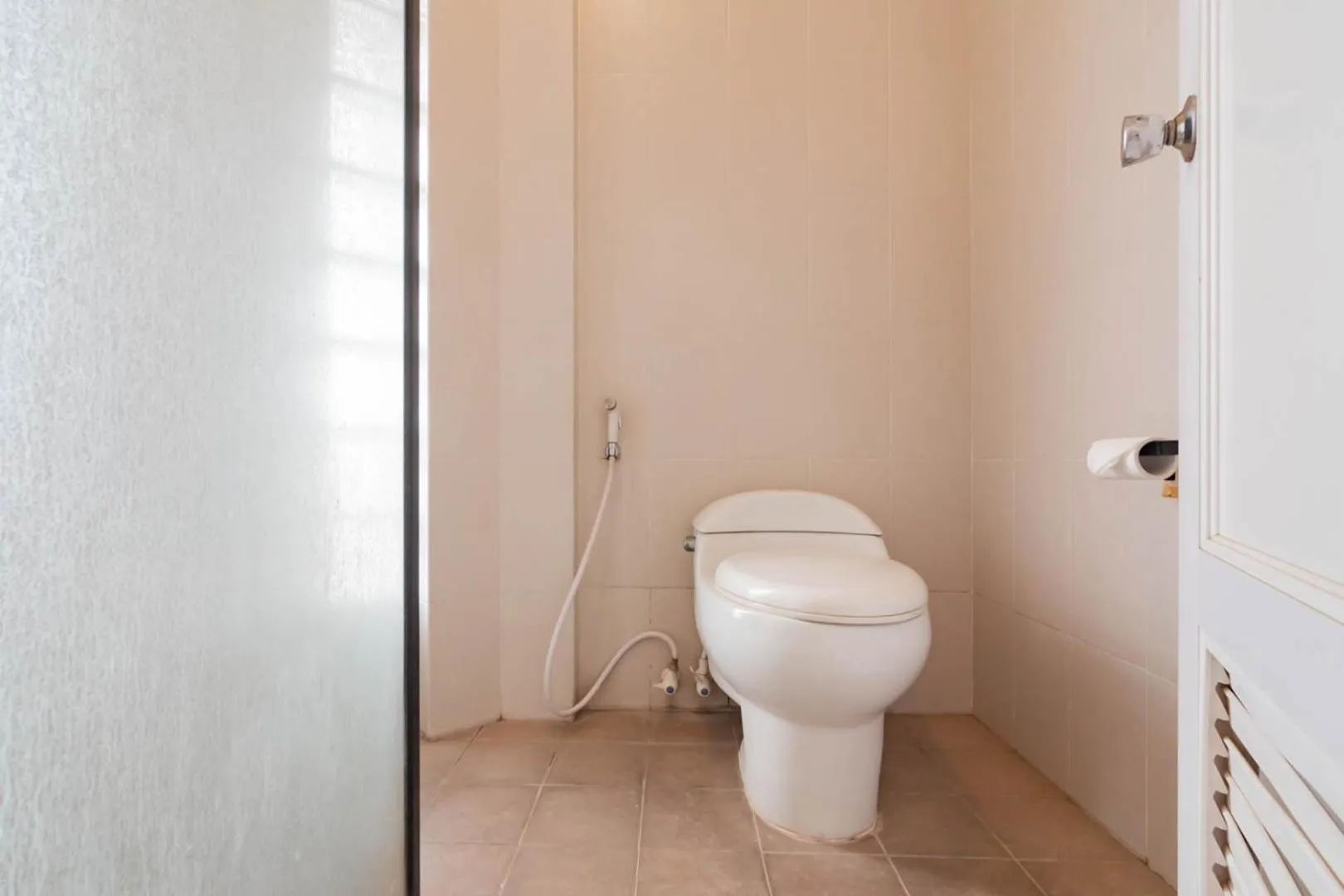 Bathroom in RedDoorz Plus near Dago Pakar