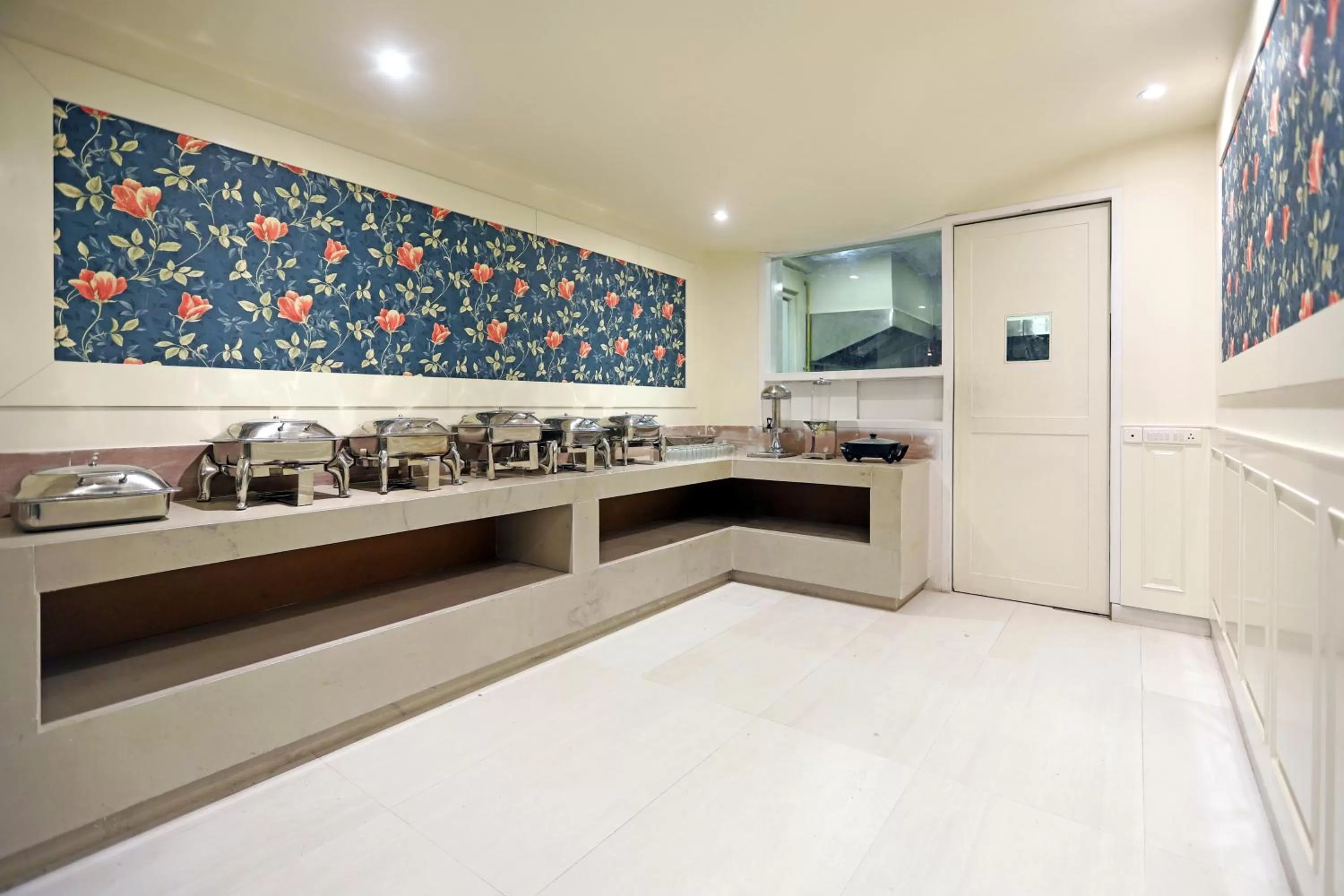 Continental breakfast, Bed in Hotel Magenta-City Center Bani Park Jaipur