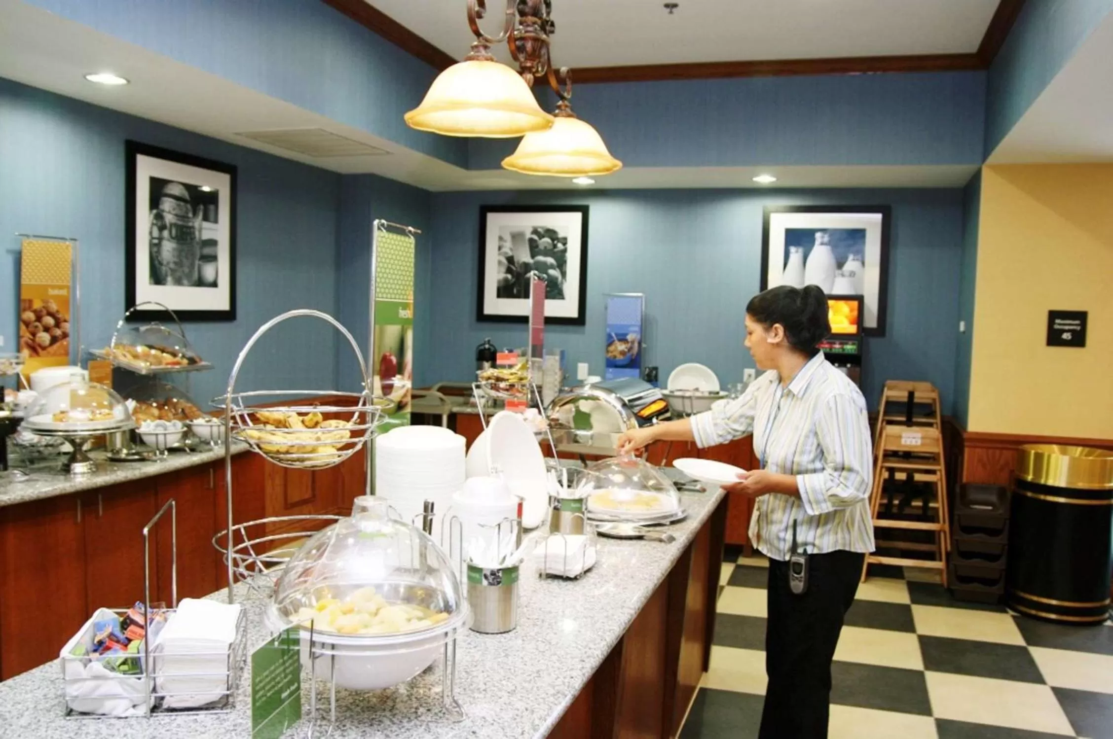 Dining area in Hampton Inn Dallas-Rockwall