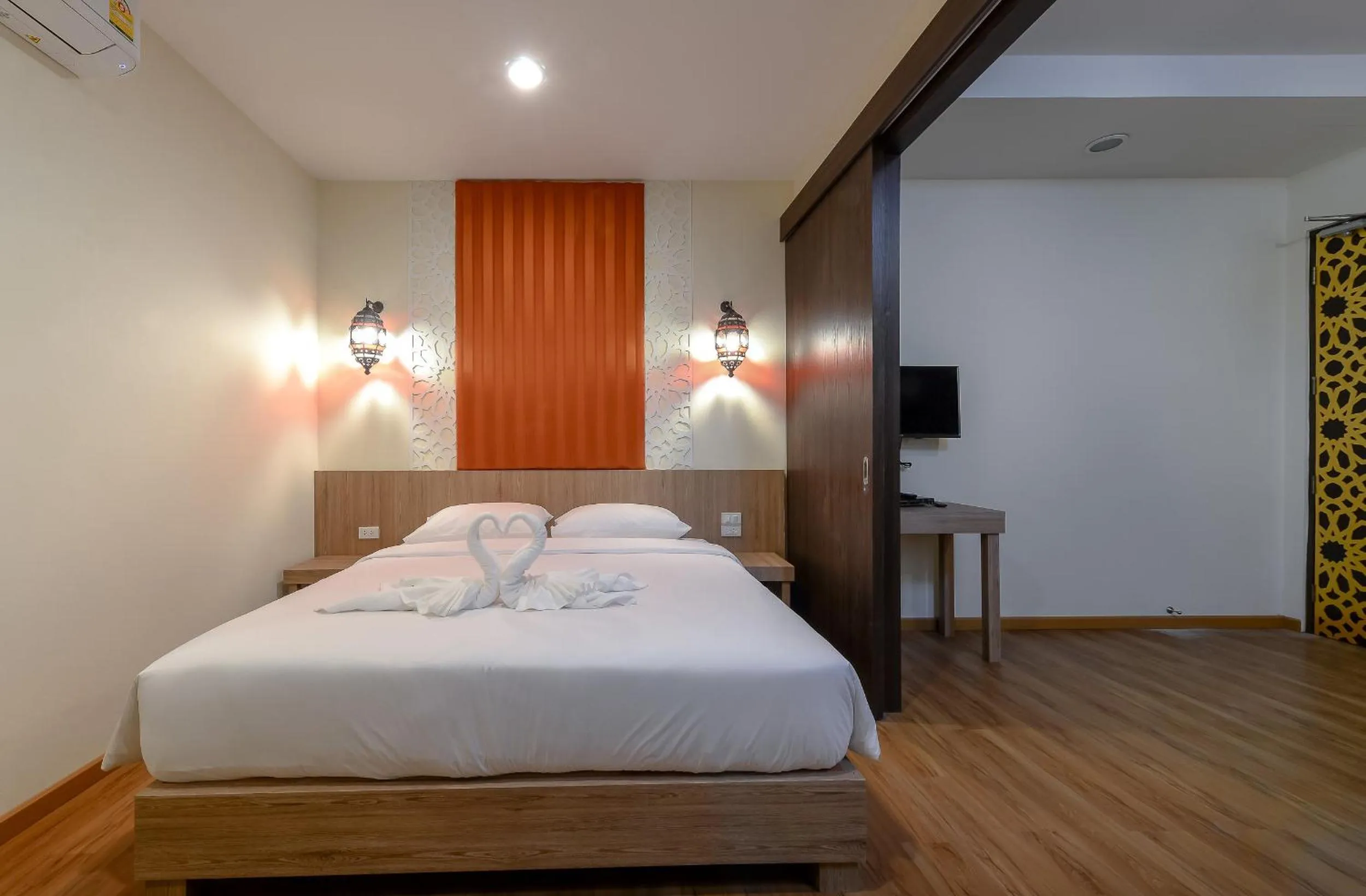 Bed in Anchanlina Hotel - SHA Plus