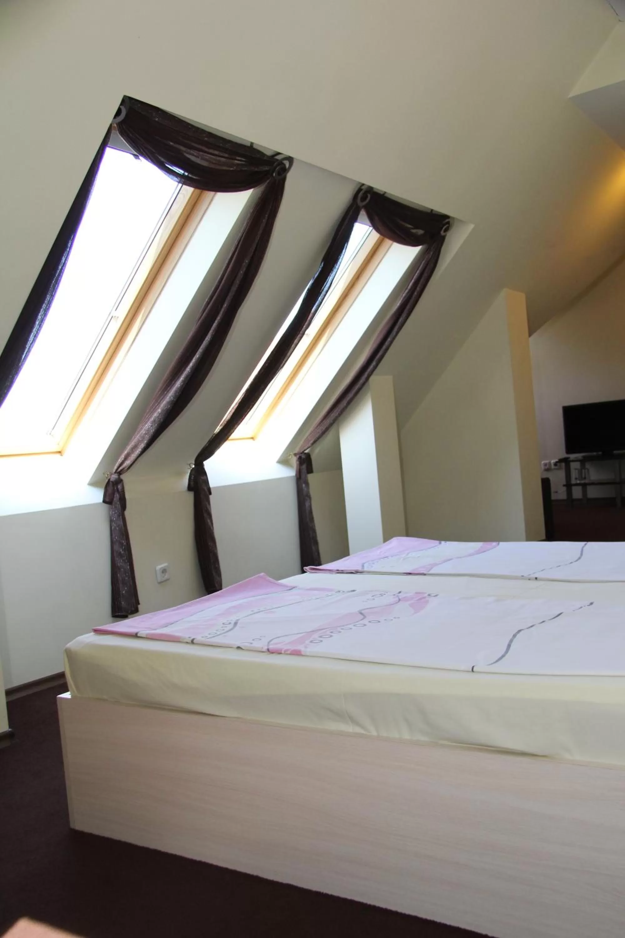 Bedroom, Bed in Hotel - Restaurant Chairite