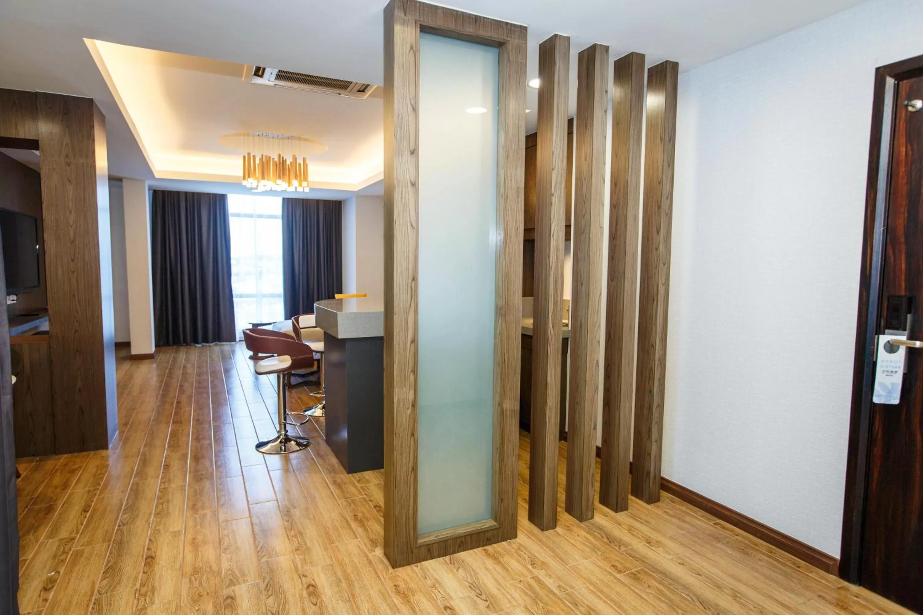 Living room in Lintas Platinum Hotel