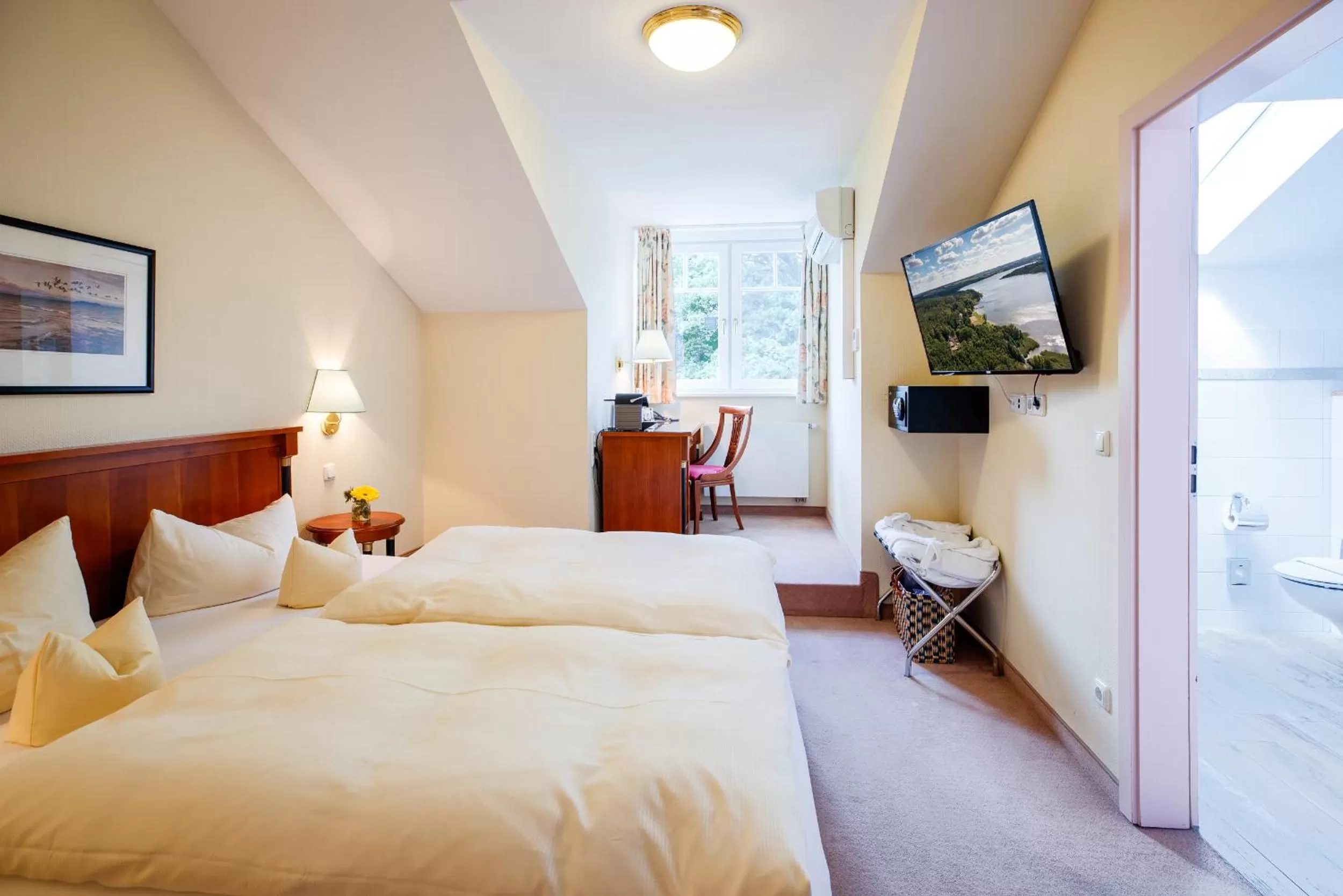 Bedroom, Bed in Kurhaus am Inselsee