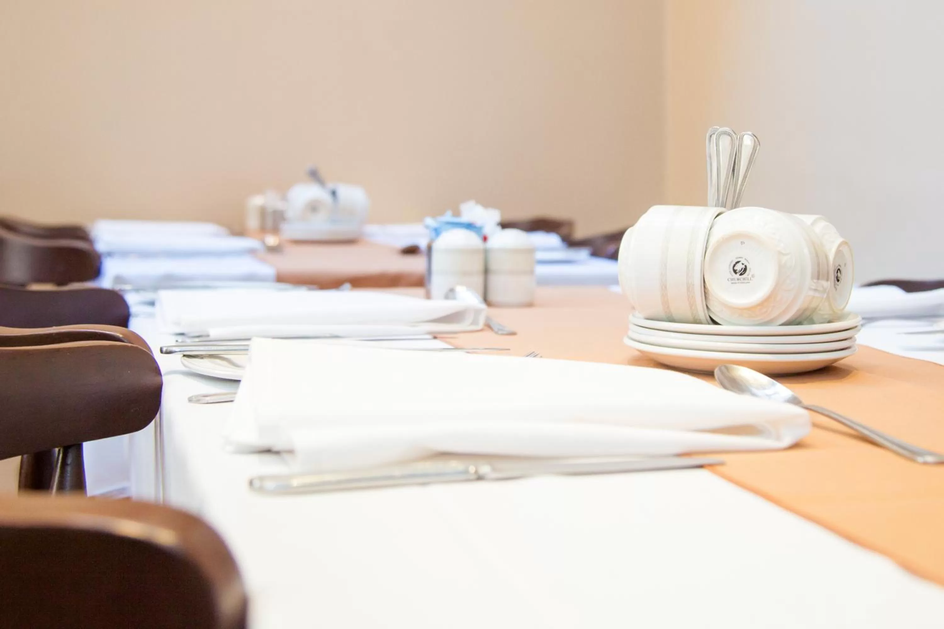 Restaurant/places to eat in The Lawton