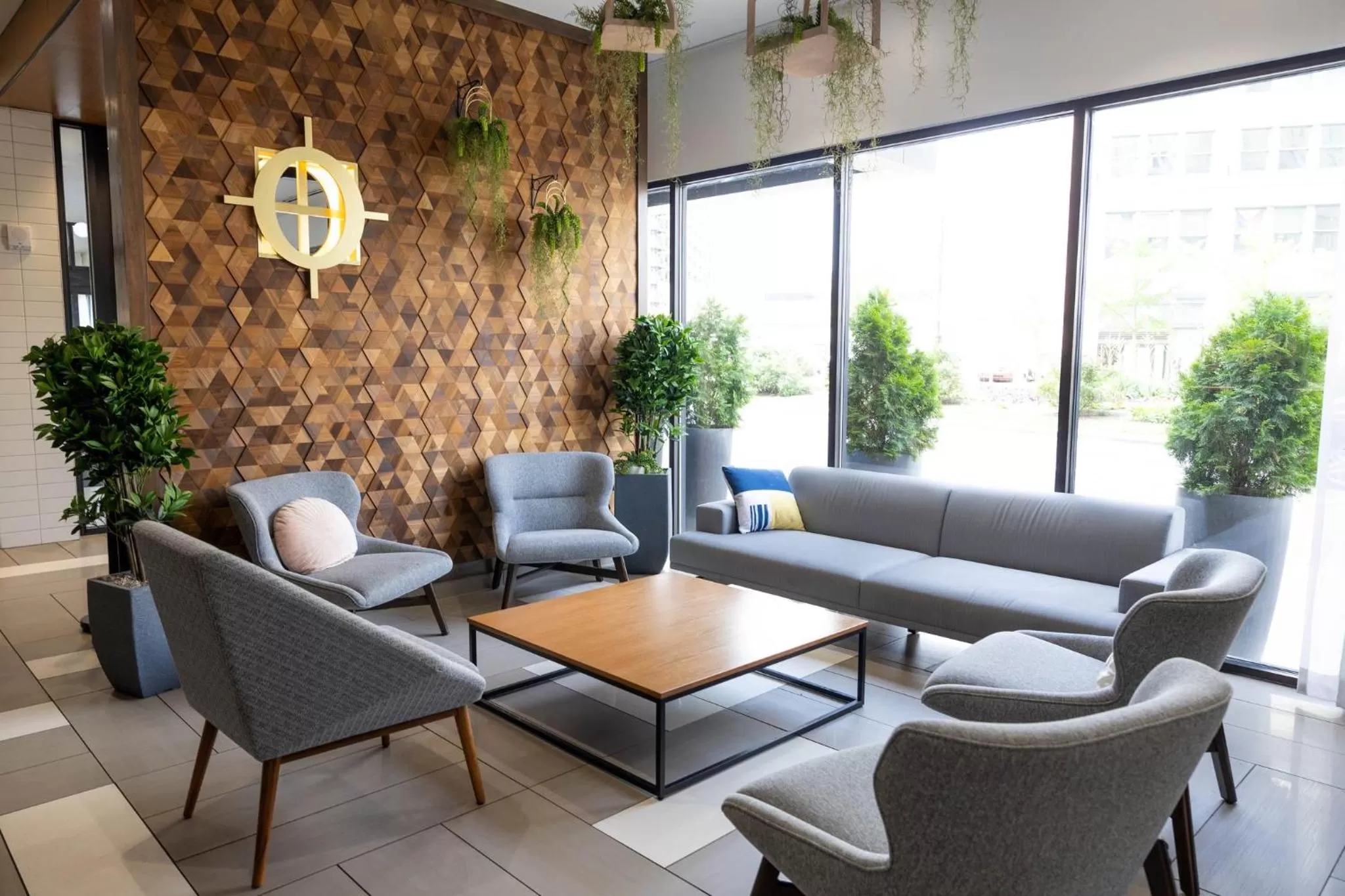 Lounge or bar in Hotel Indigo Detroit Downtown by IHG