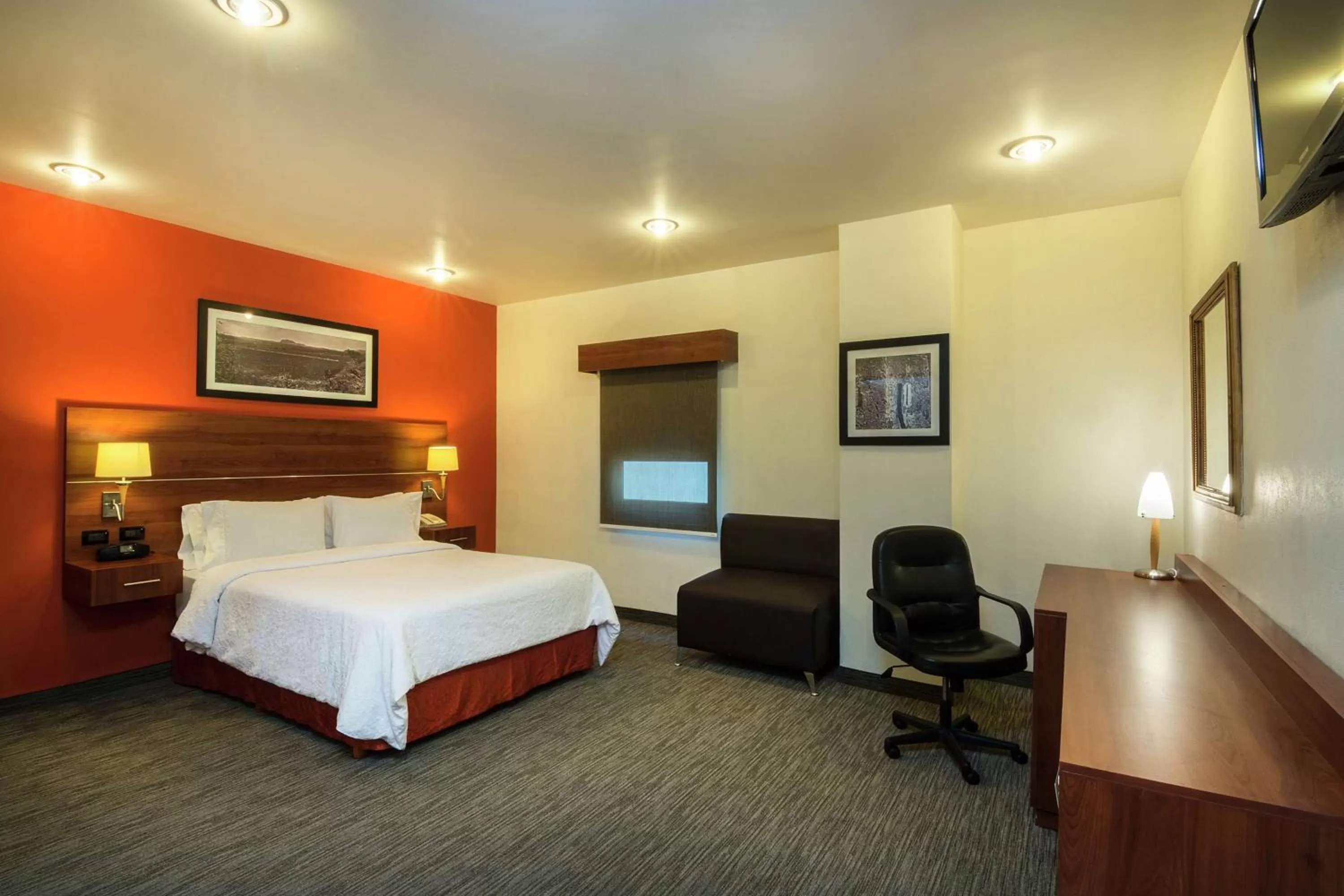 Bedroom, Bed in Hampton by Hilton San Juan del Rio