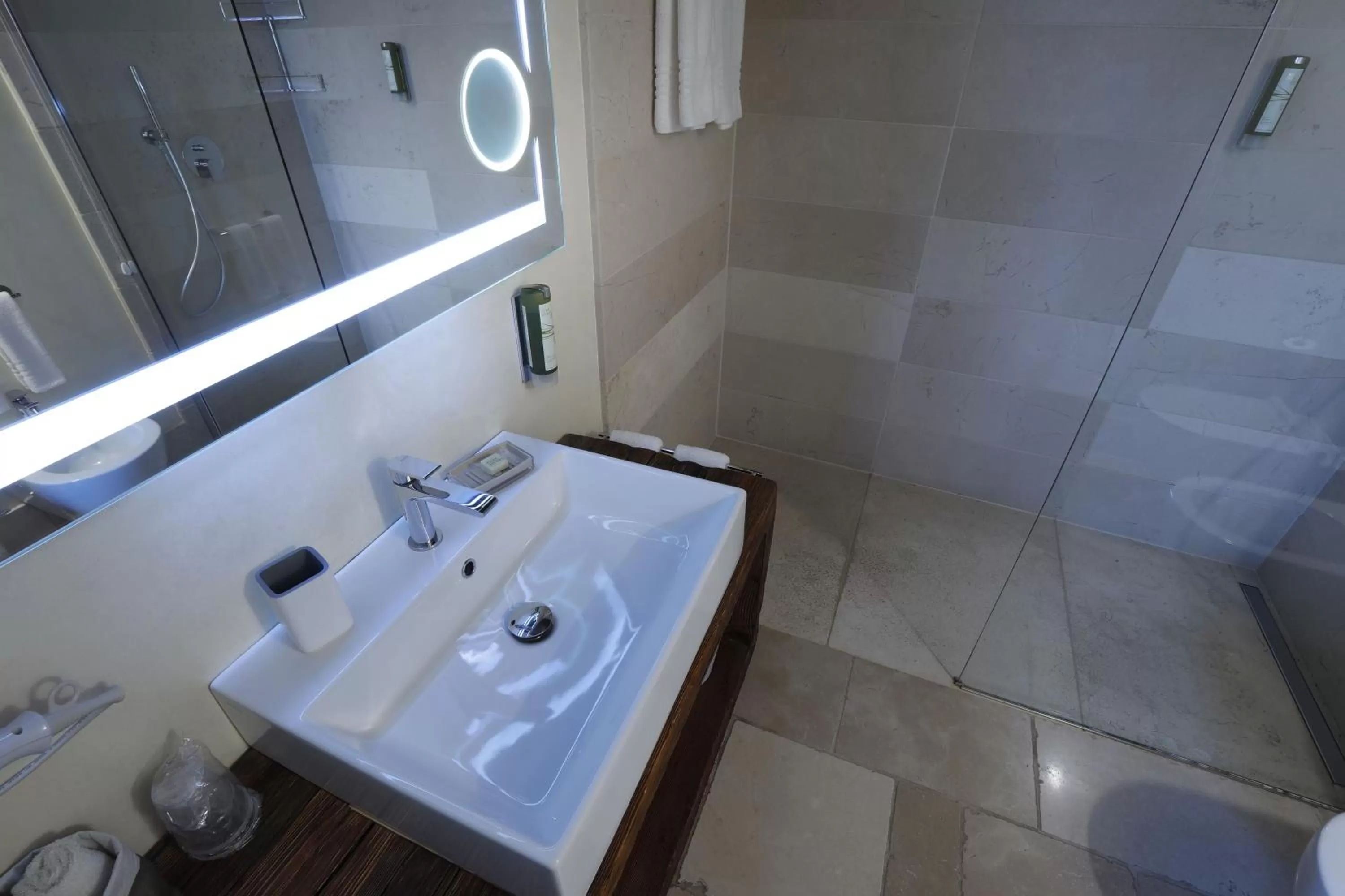 Shower in Hotel Antica Abbazia