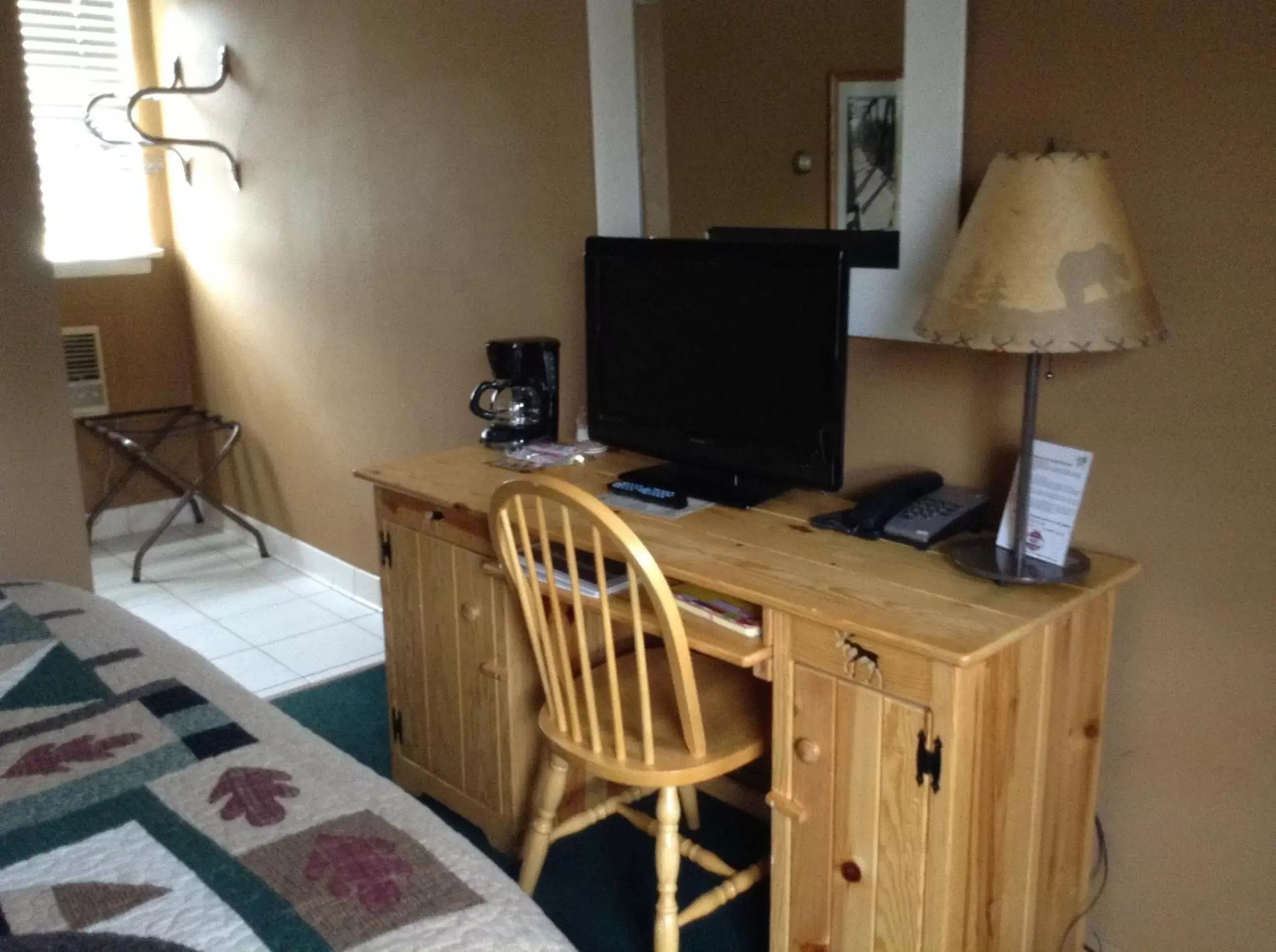 Queen Room in Willard Munger Inn Queen Room in Willard Munger Inn