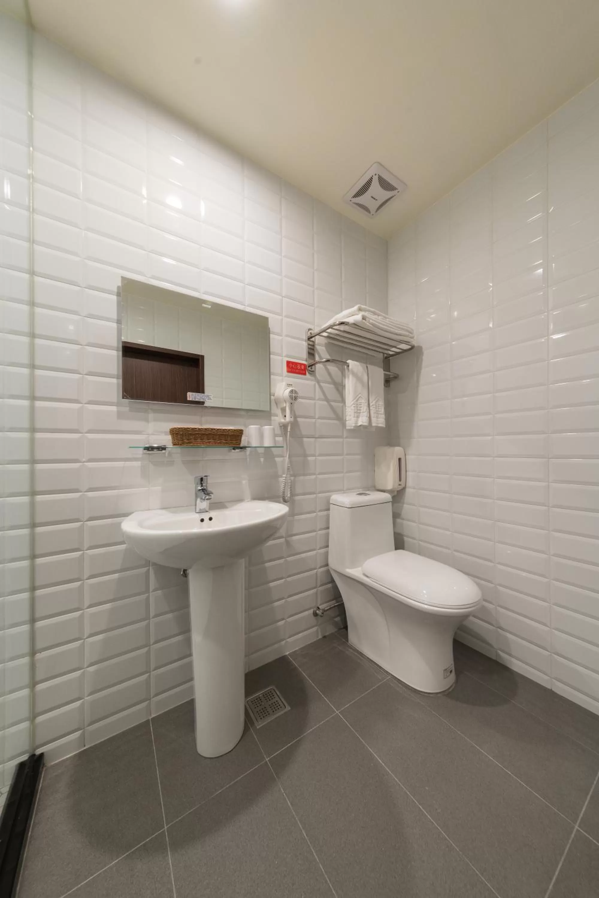 Shower in Skyone Hotel