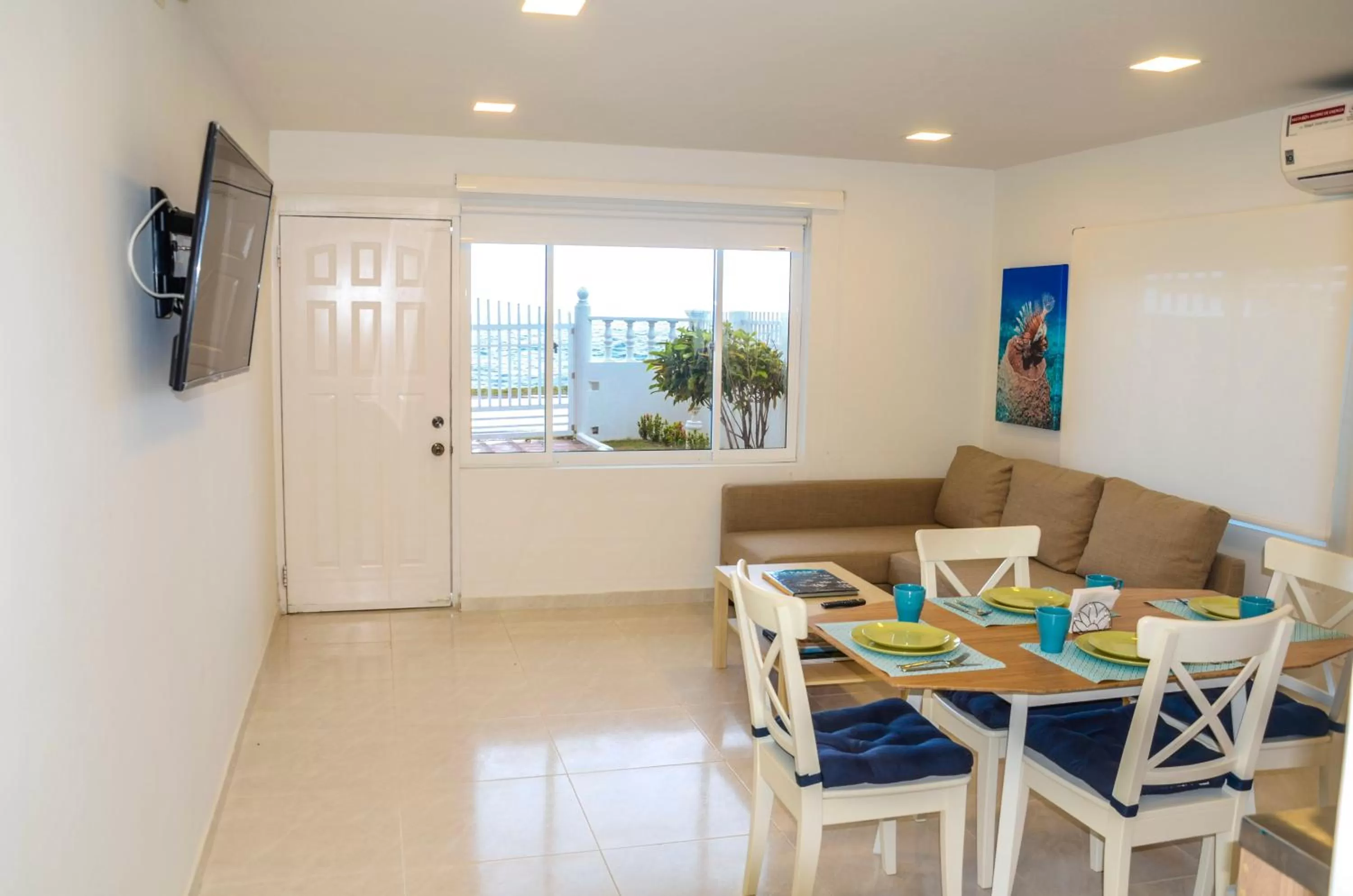Decorative detail, Dining Area in By The Sea Guest House