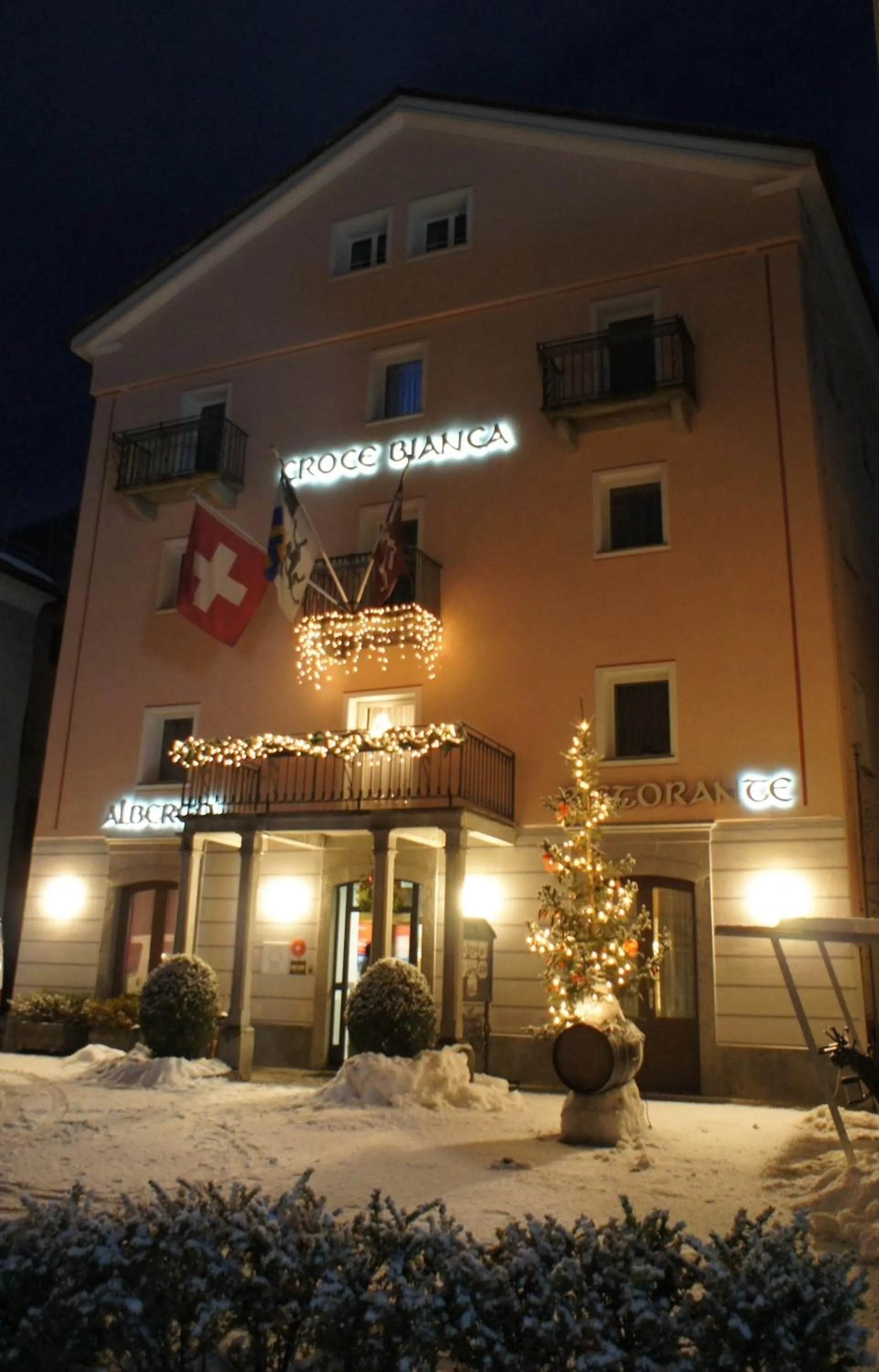 Facade/entrance in Hotel & SPA Croce Bianca