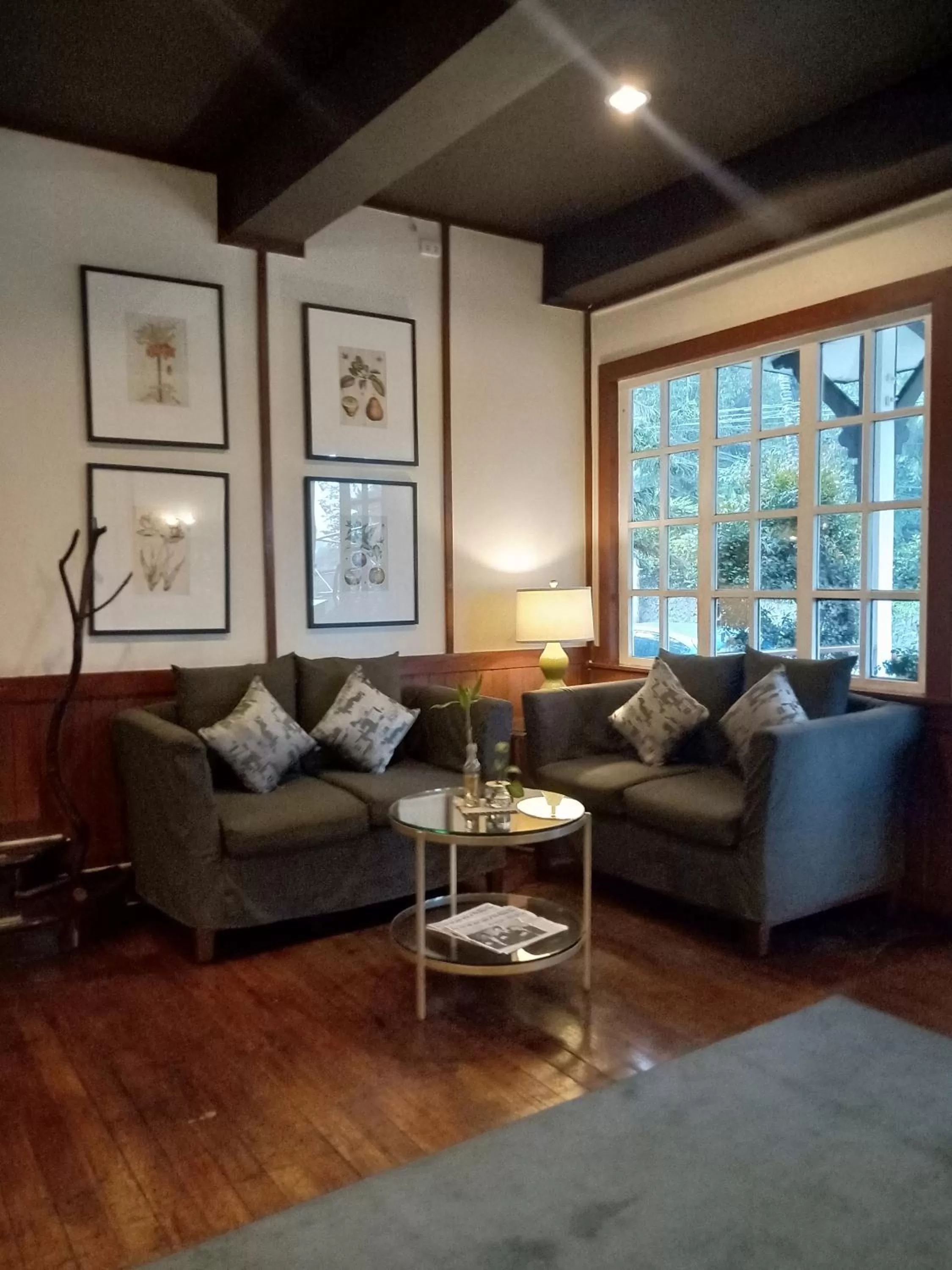 Living room in Casa Vallejo Hotel Baguio