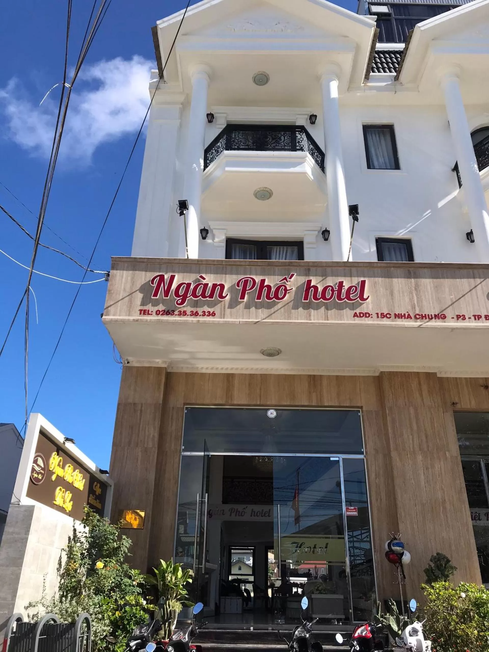 Property building in Ngàn Phố Studio & Love Hotel