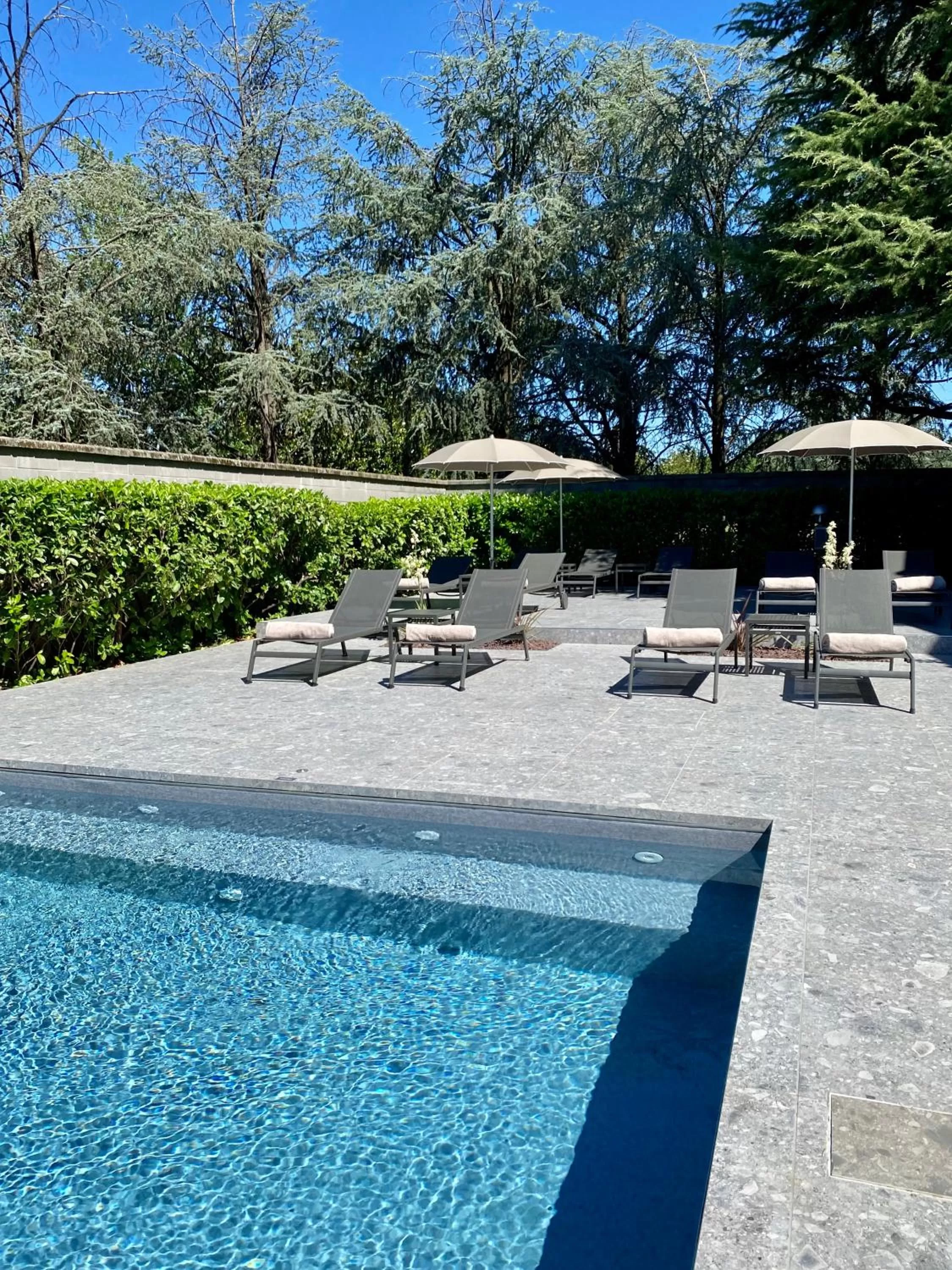 Swimming Pool in Peralba Autohotel