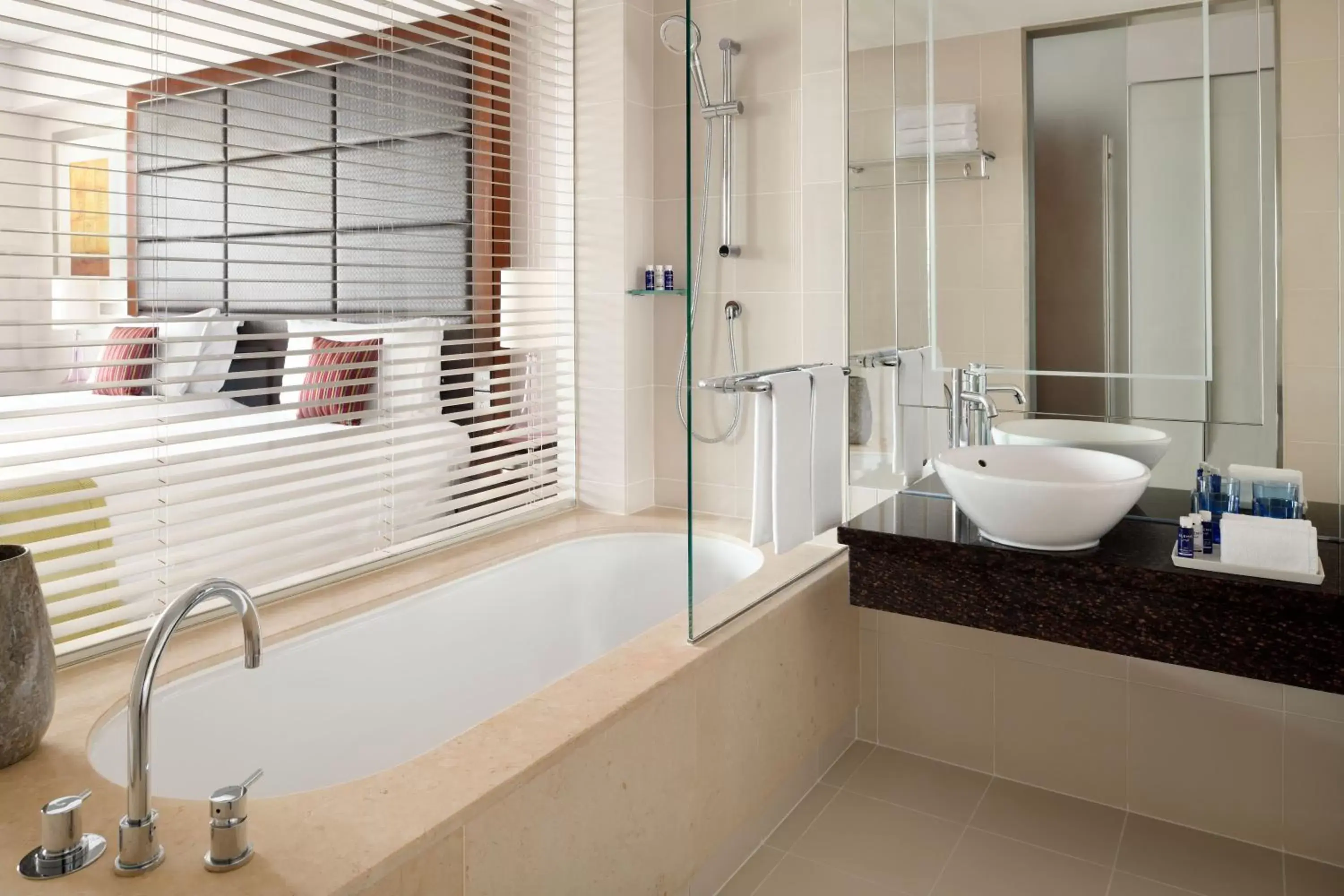 Standard Twin Room with Waterfront View in Crowne Plaza Dubai Festival City Standard Twin Room with Waterfront View in Crowne Plaza Dubai Festival City