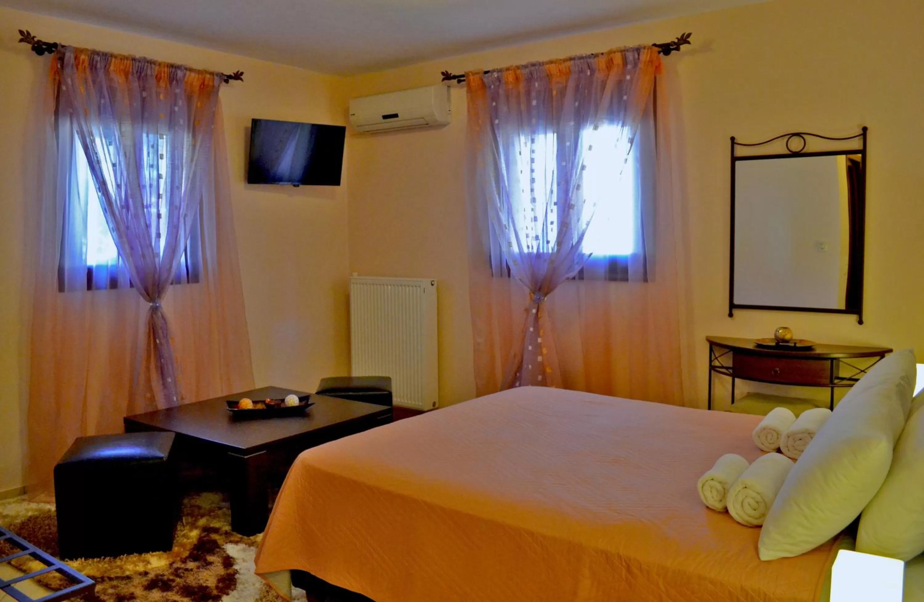 Bedroom, Bed in Anesis