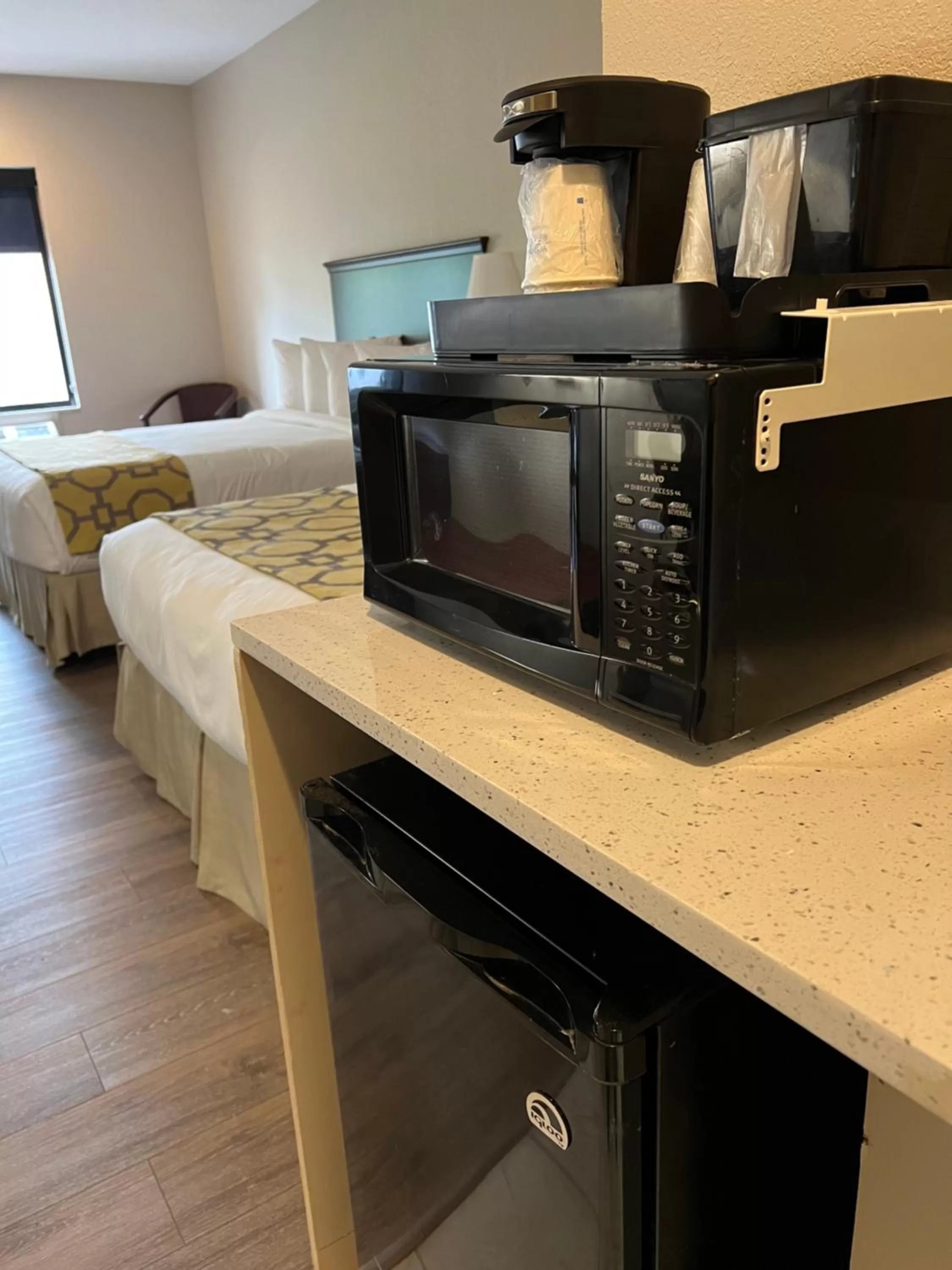 Coffee/tea facilities, Bed in Baymont by Wyndham Houston Brookhollow