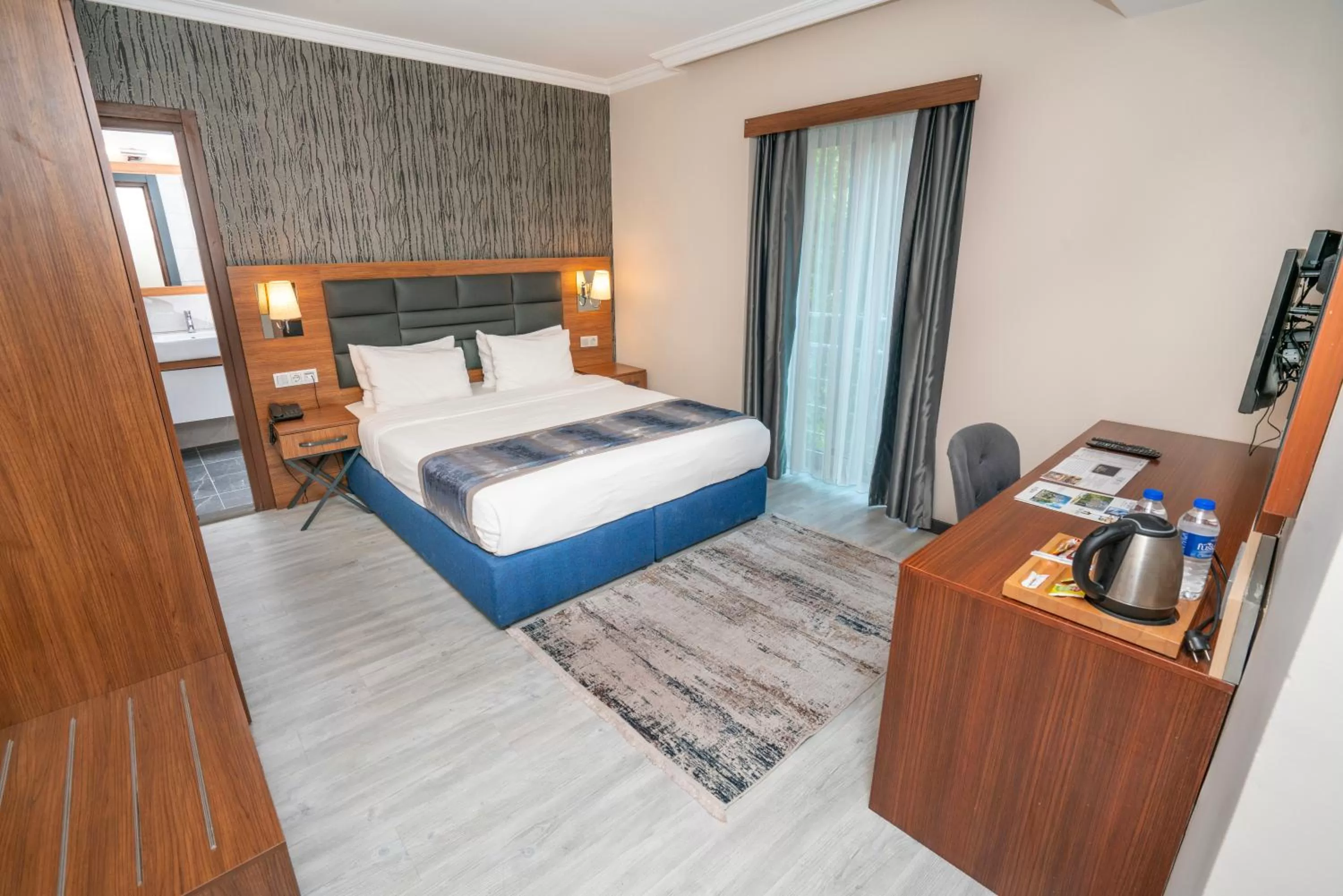 Photo of the whole room, Bed in The Bostancı Otel