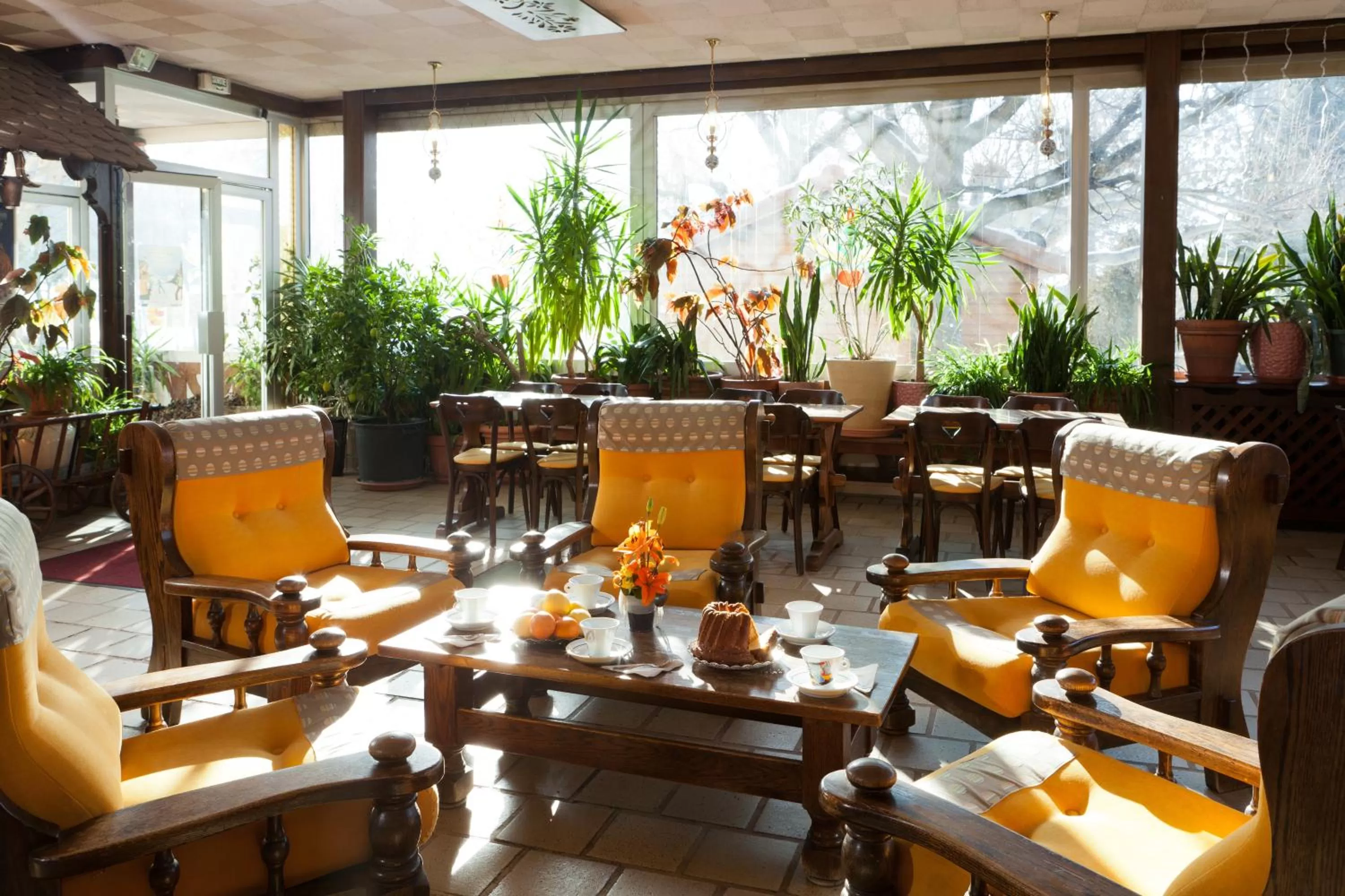 Restaurant/places to eat in Hôtel Restaurant Pavillon Carina