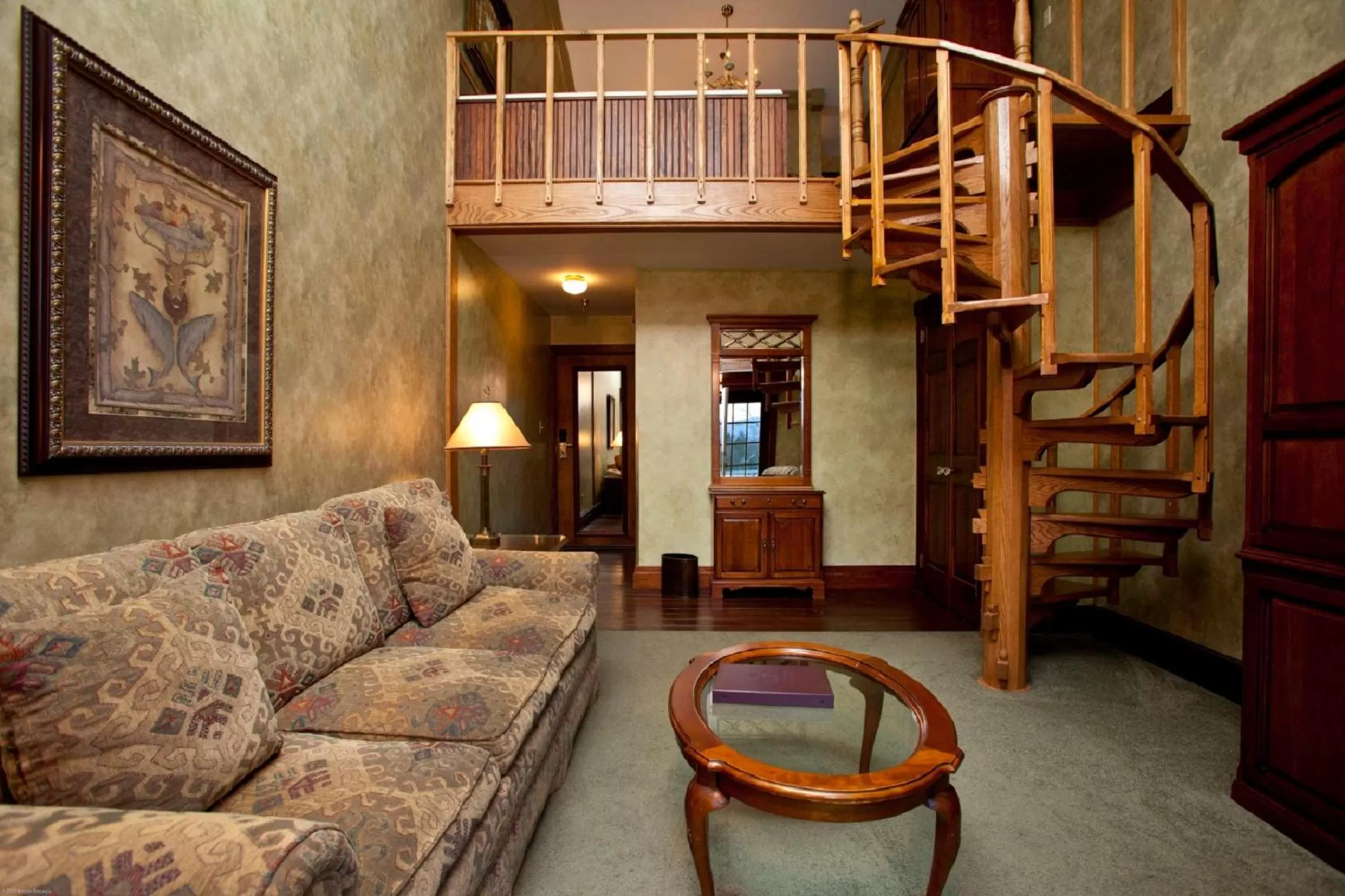 Living room, Seating Area in Mirror Lake Inn Resort and Spa
