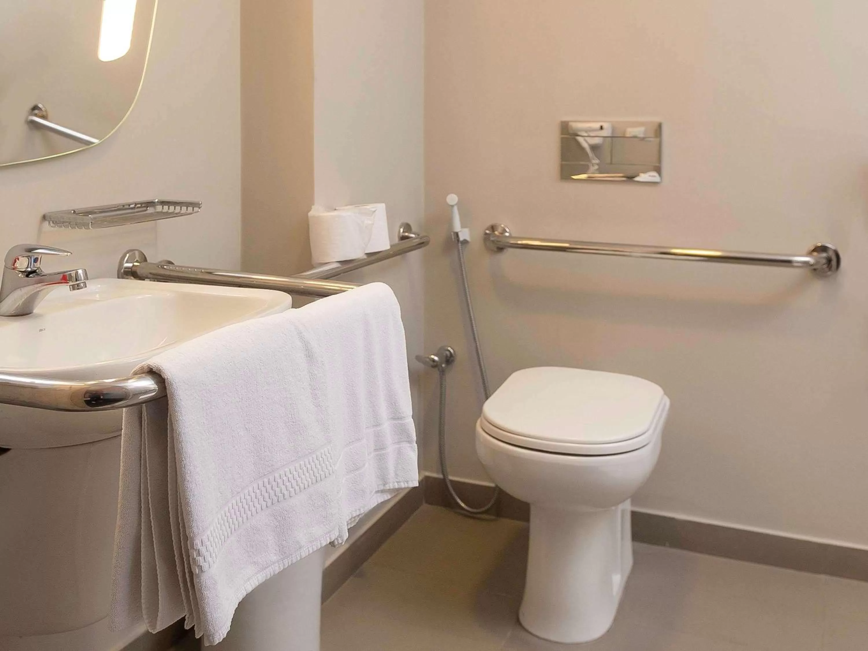 Photo of the whole room in ibis Fortaleza Centro de Eventos