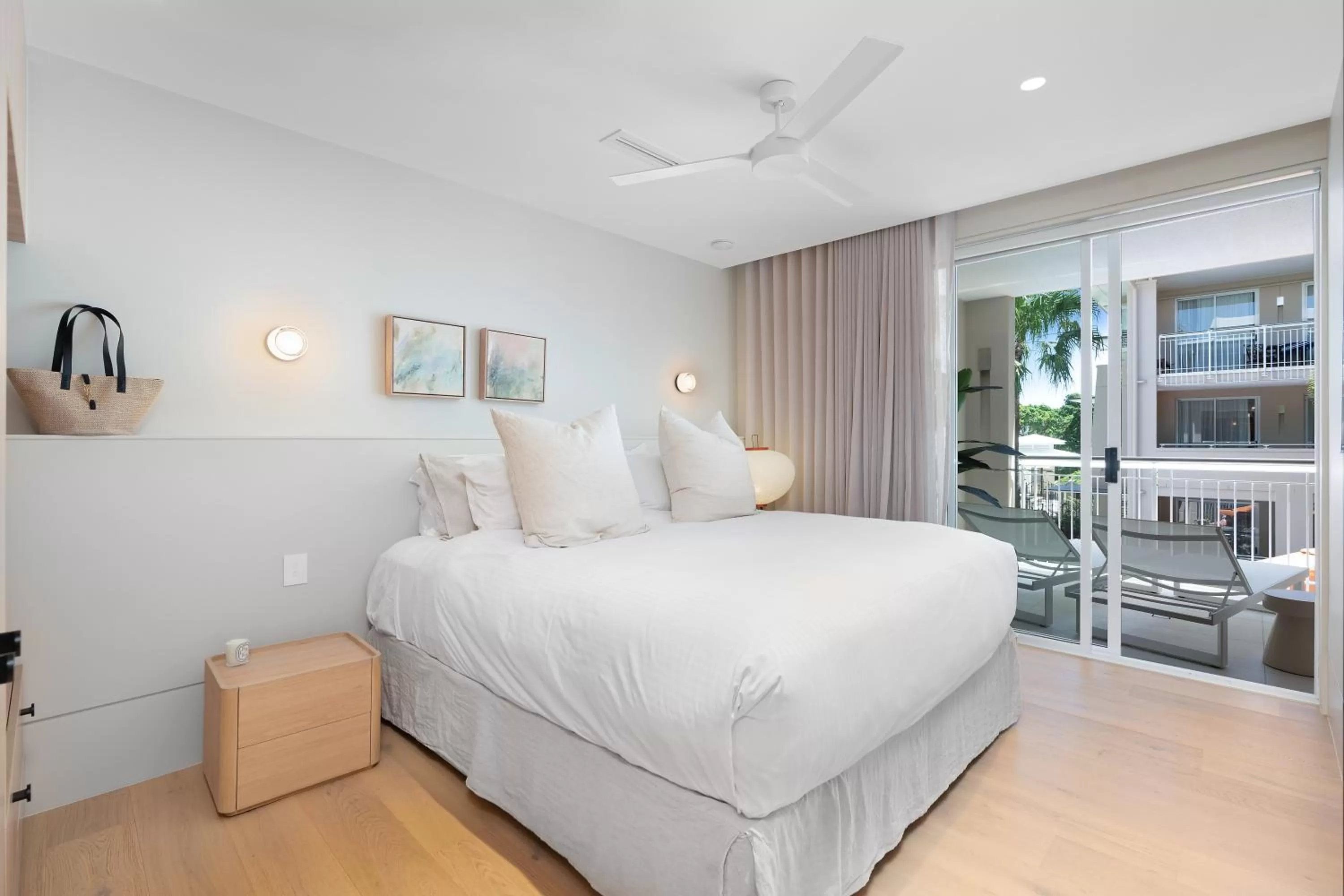 Bed in Laguna on Hastings