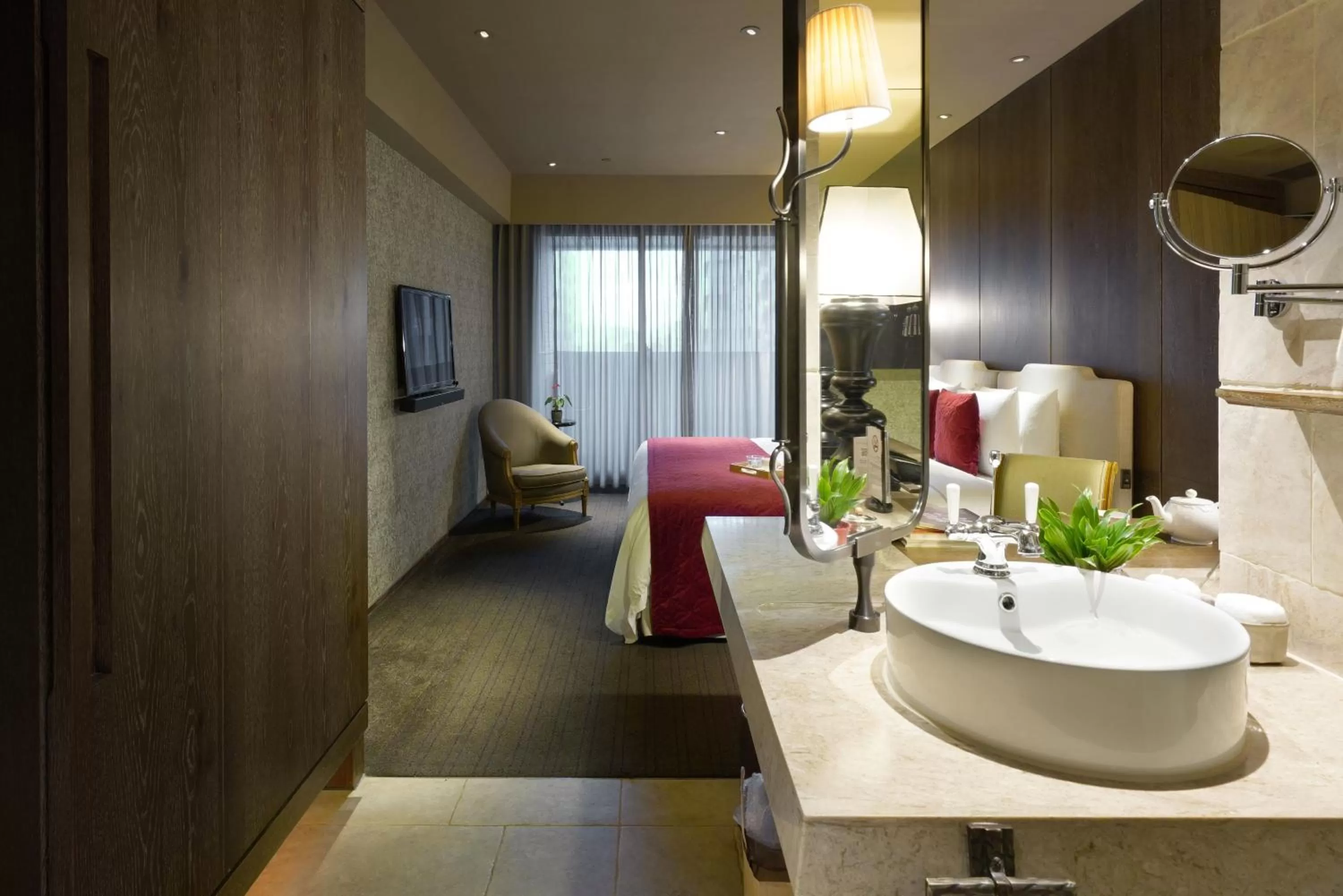 Photo of the whole room in Palais de Chine Hotel