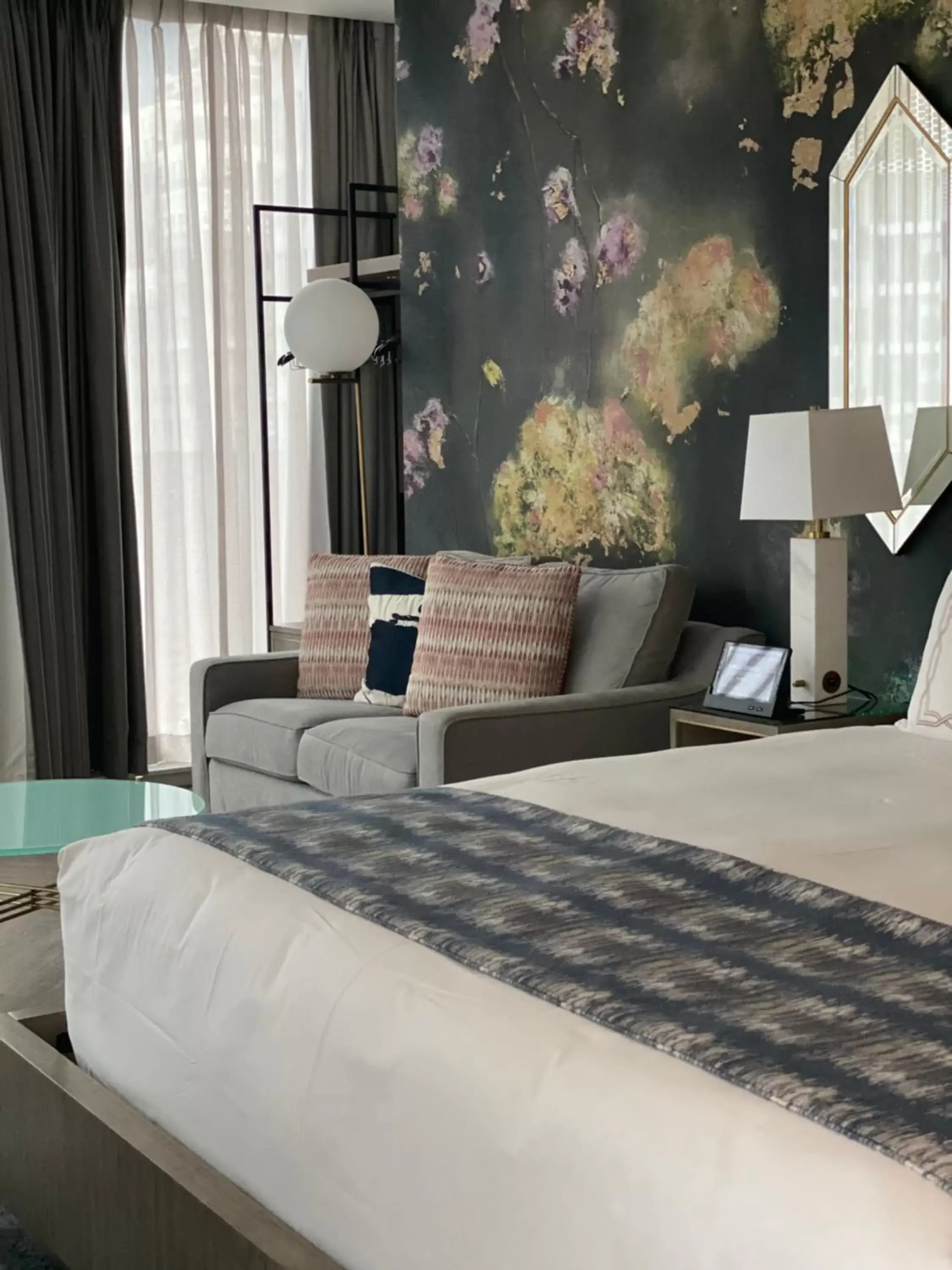 Pender Suite - Dividend Floor in EXchange Hotel Vancouver Pender Suite - Dividend Floor in EXchange Hotel Vancouver