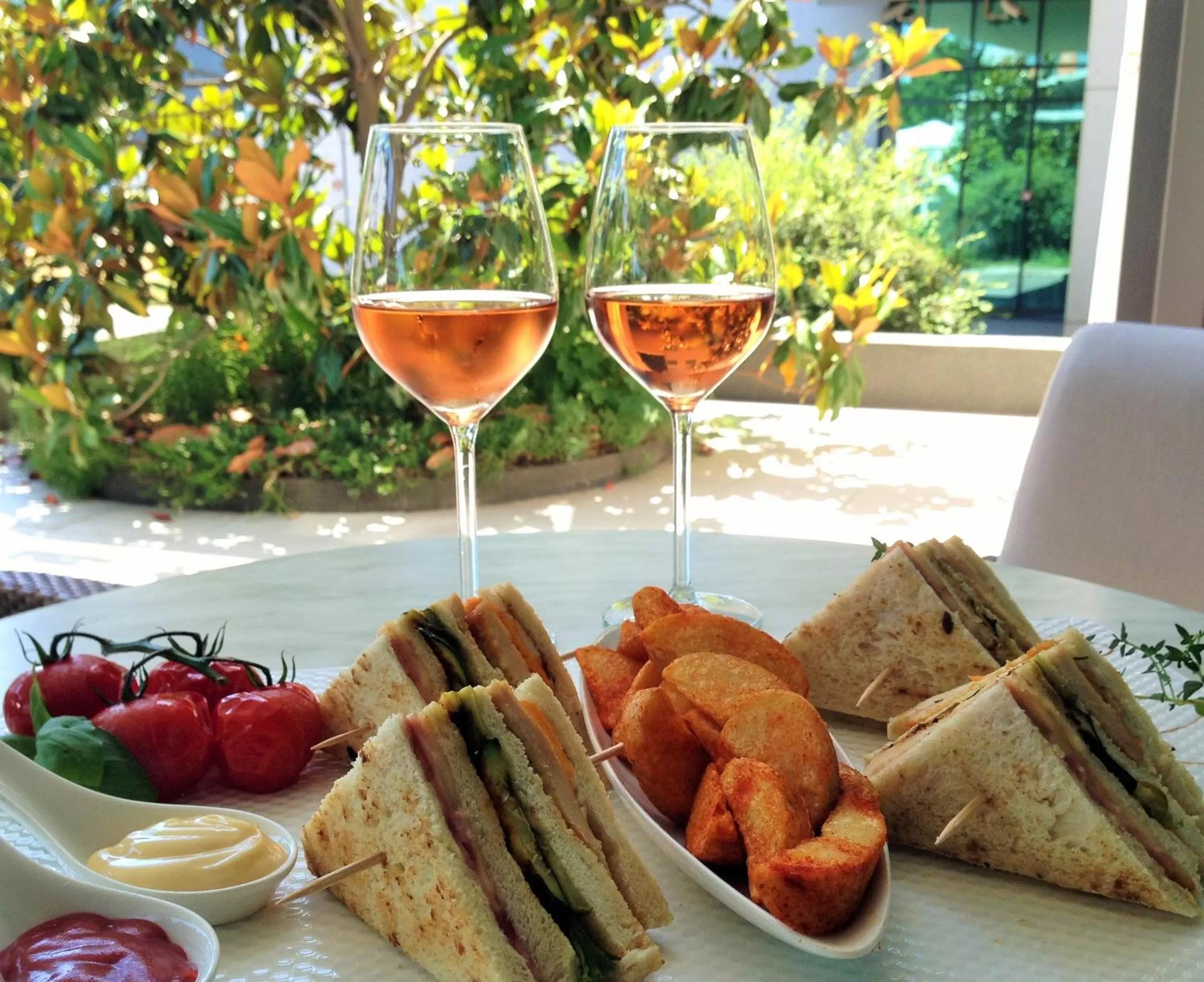 Lounge or bar in Hotel Aristos