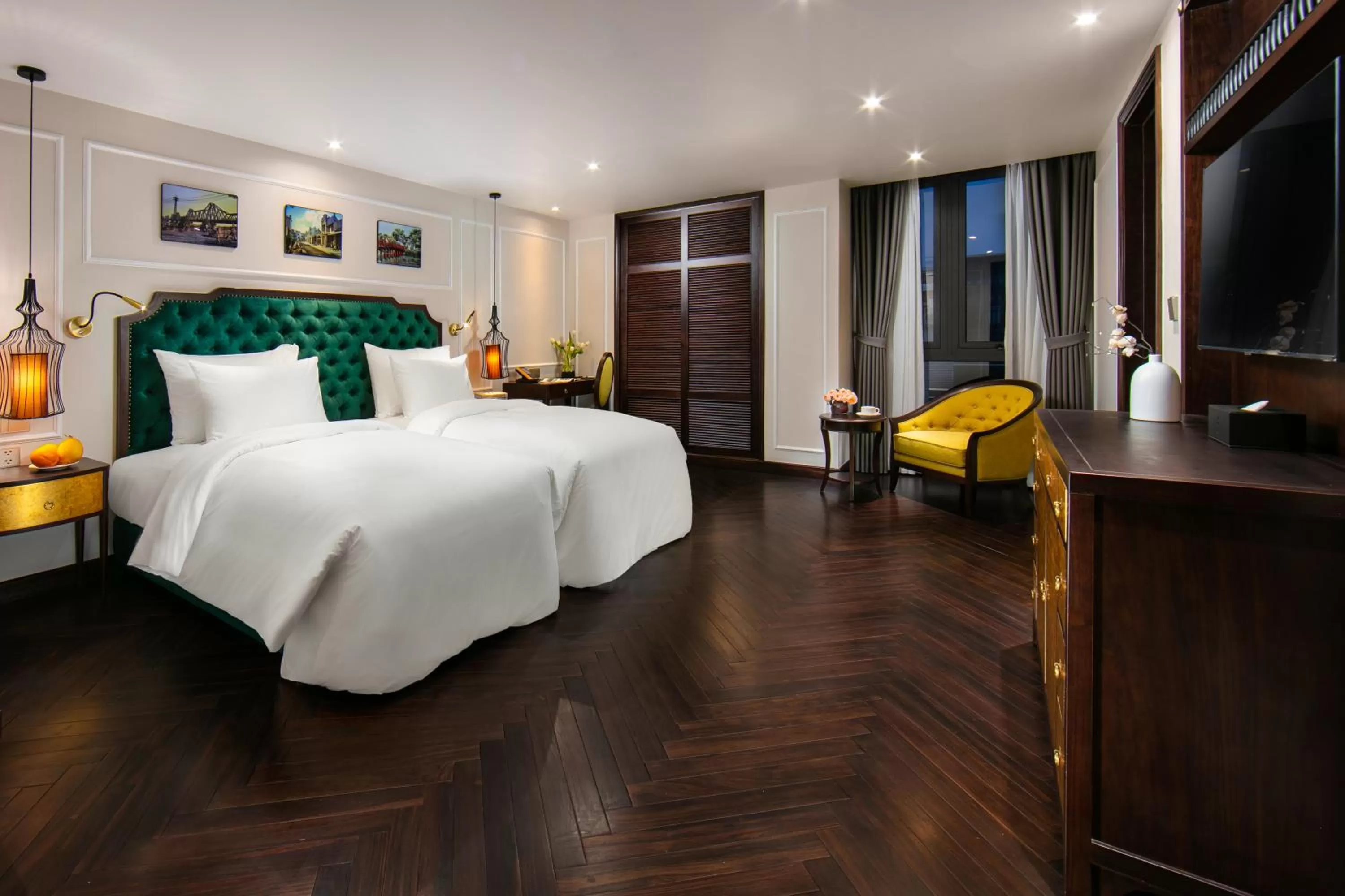 Deluxe Window Twin Room in LeaH Silk Hotel