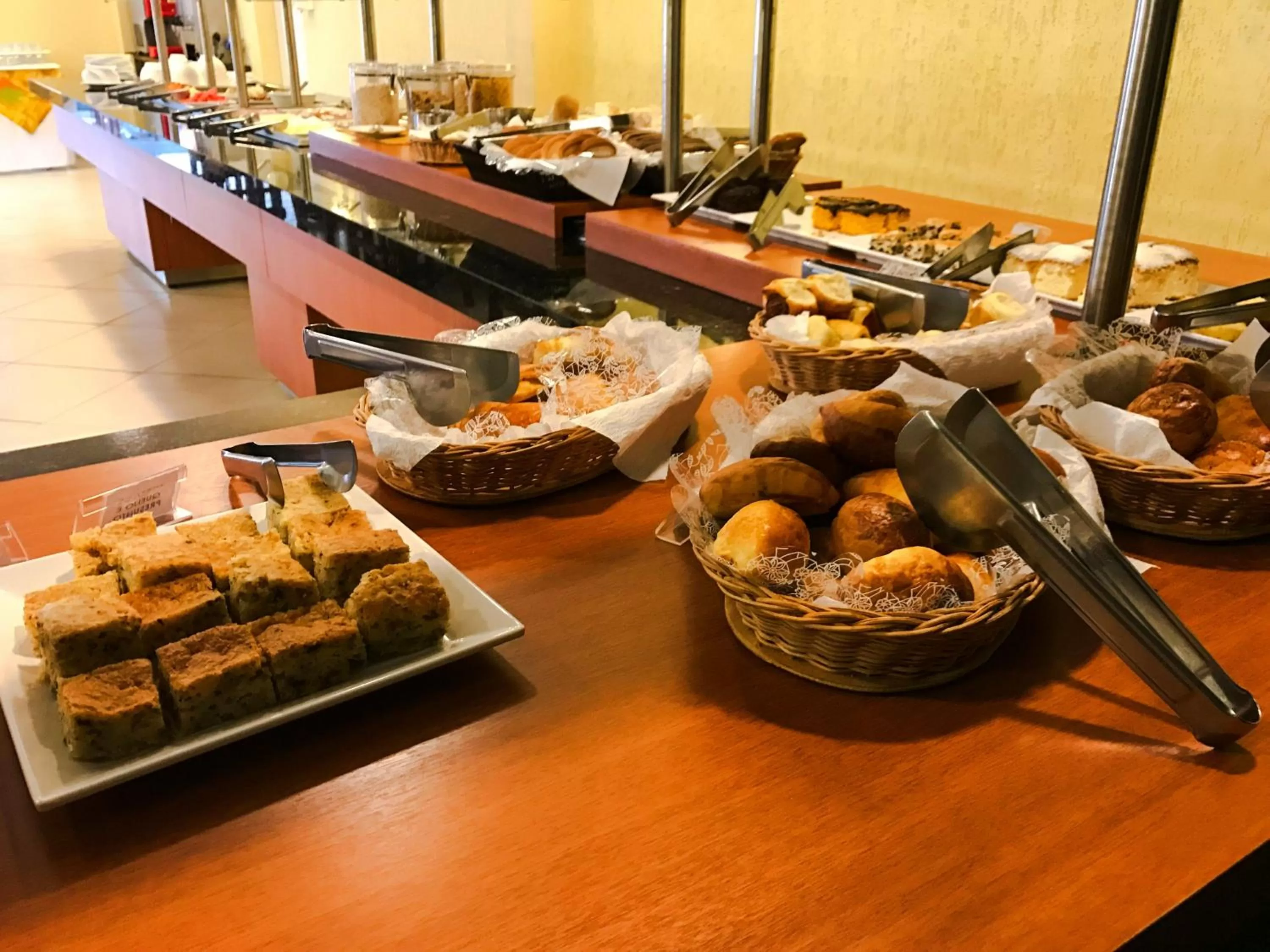 Food and drinks in Rede Andrade Mercado Hotel