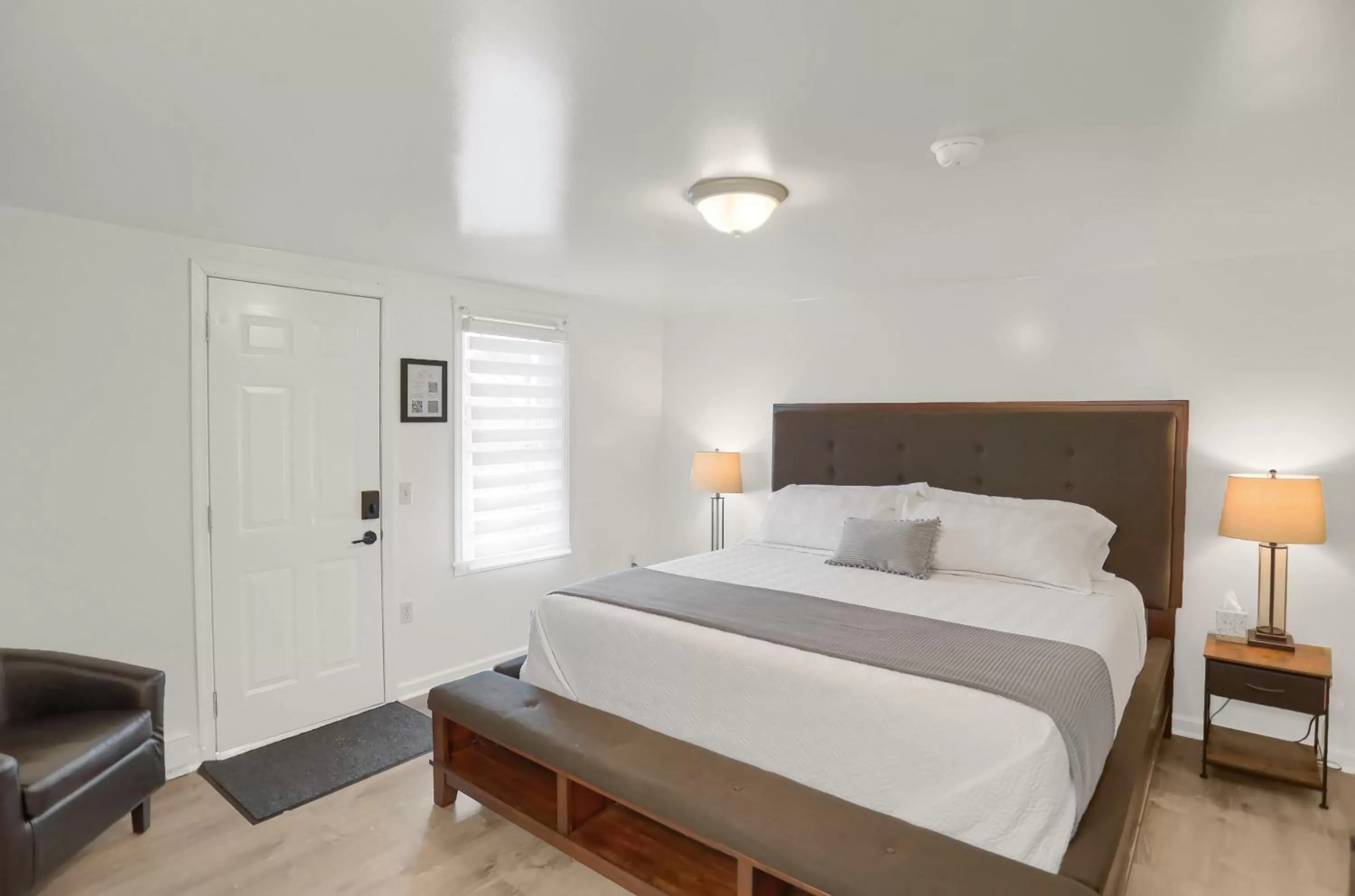 King Suite in Halifax Inn