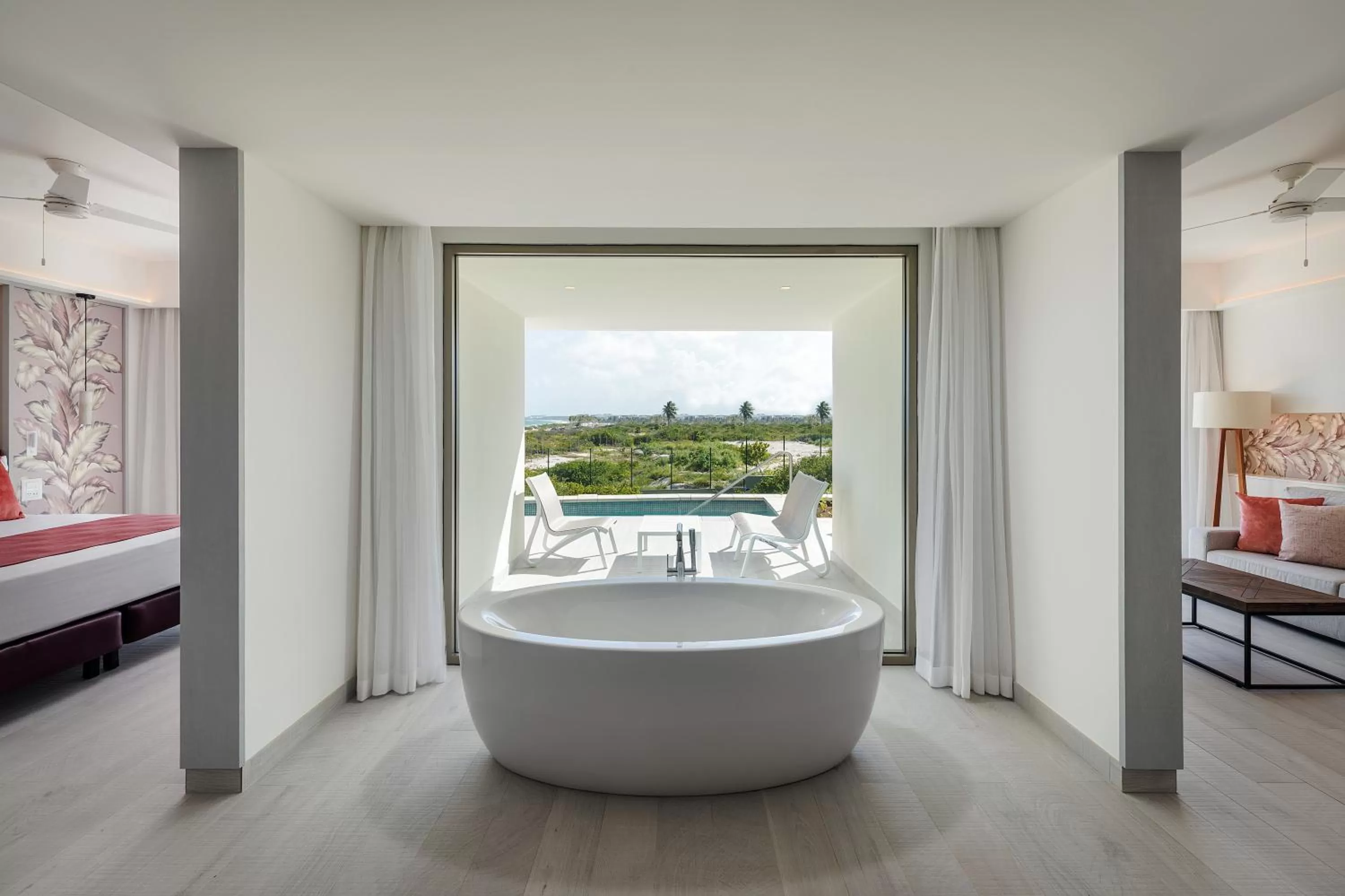 Bathroom, Bed in Catalonia Grand Costa Mujeres All Suites & Spa - All Inclusive