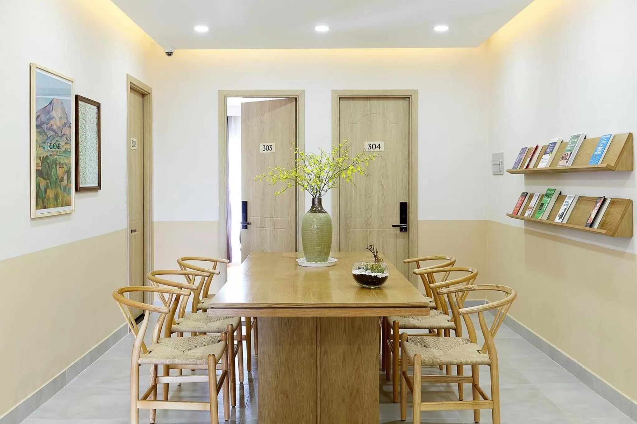 Dining area in Larimar Villas Cô Giang