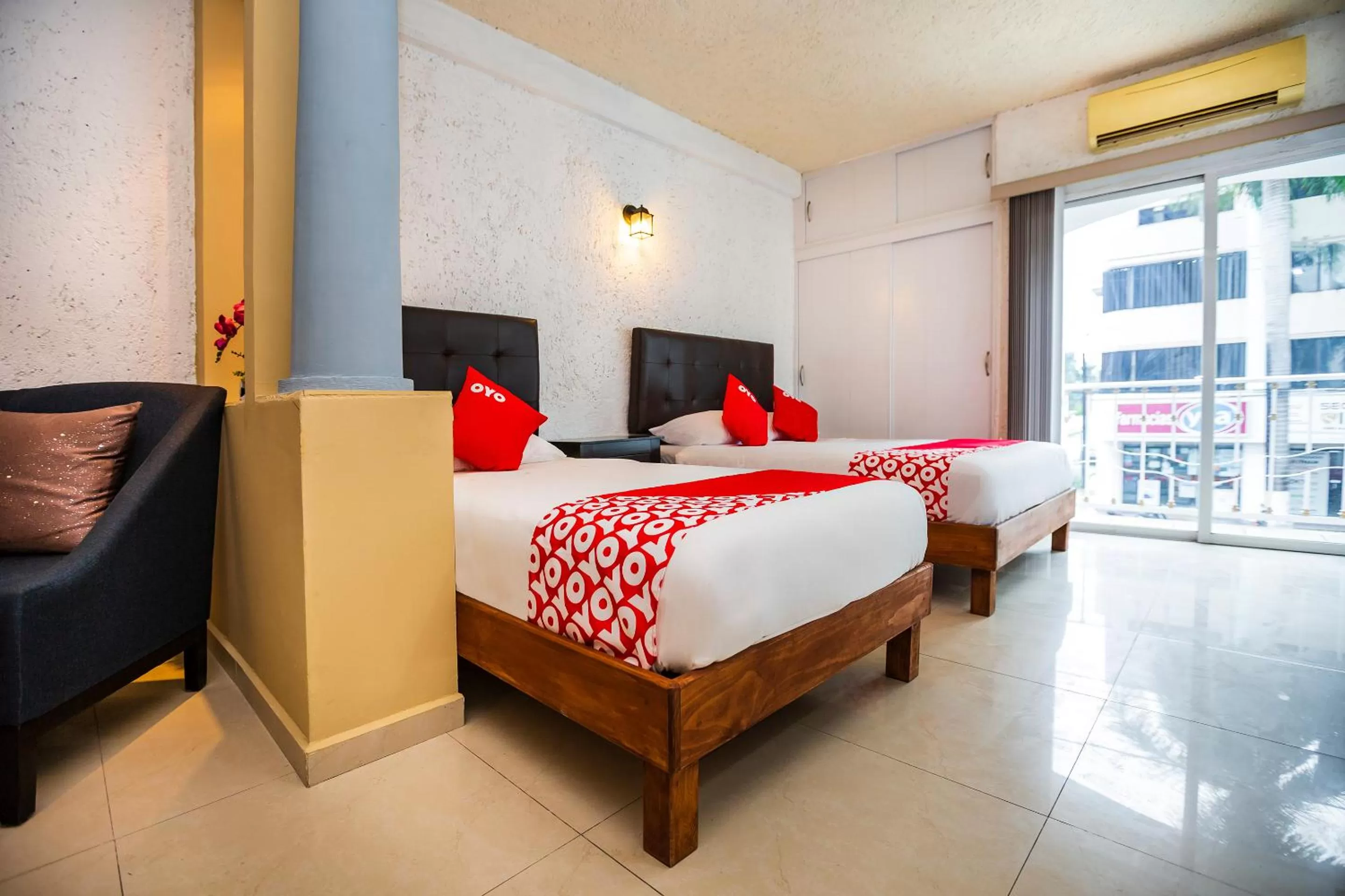 Bedroom, Bed in OYO Hotel Dos Mundos,Aeropuerto Internacional de Cozumel