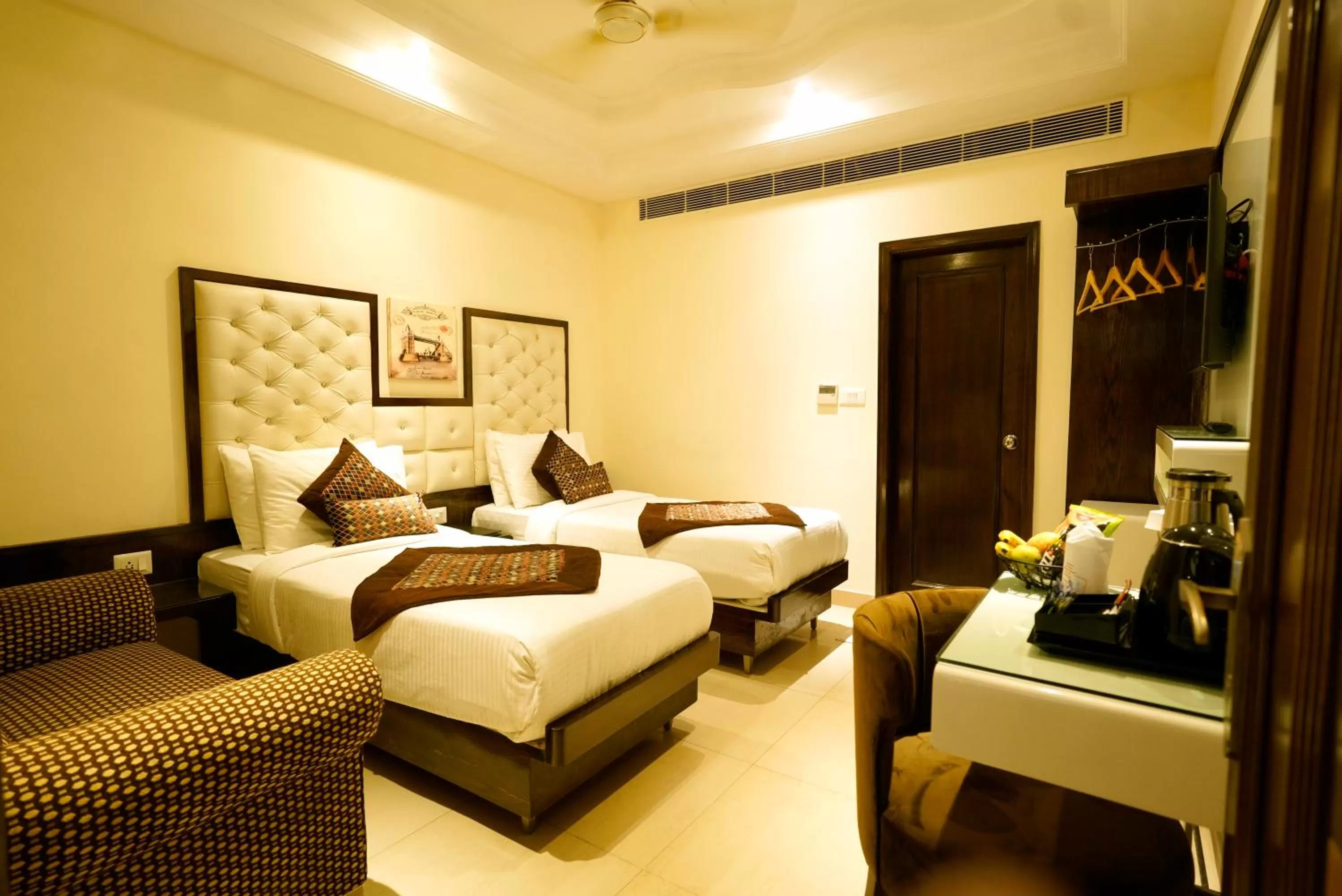 Bed in THE SINGH EMPIRE,New Delhi City Centre