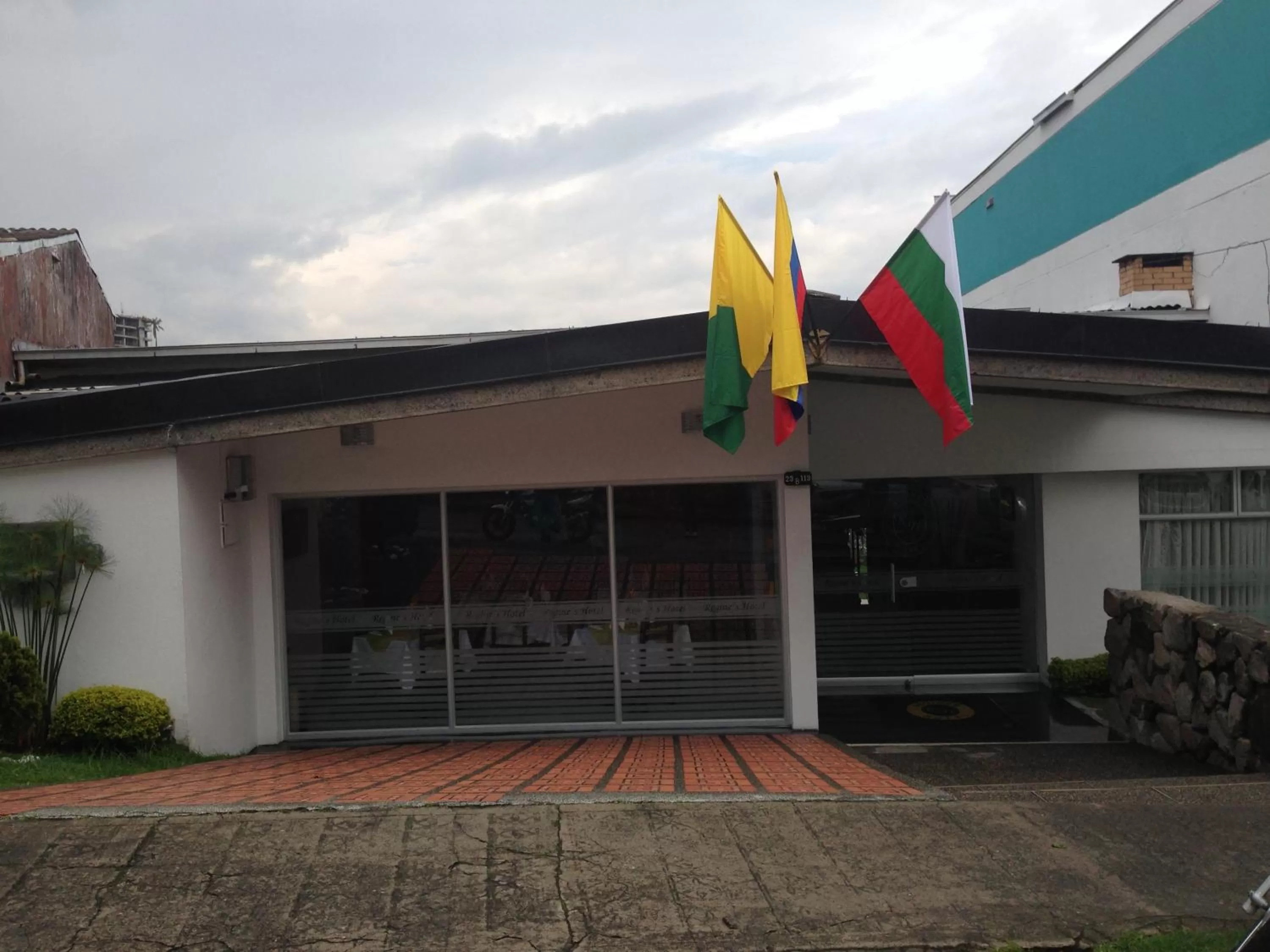 Facade/entrance in Hotel Regine's Manizales
