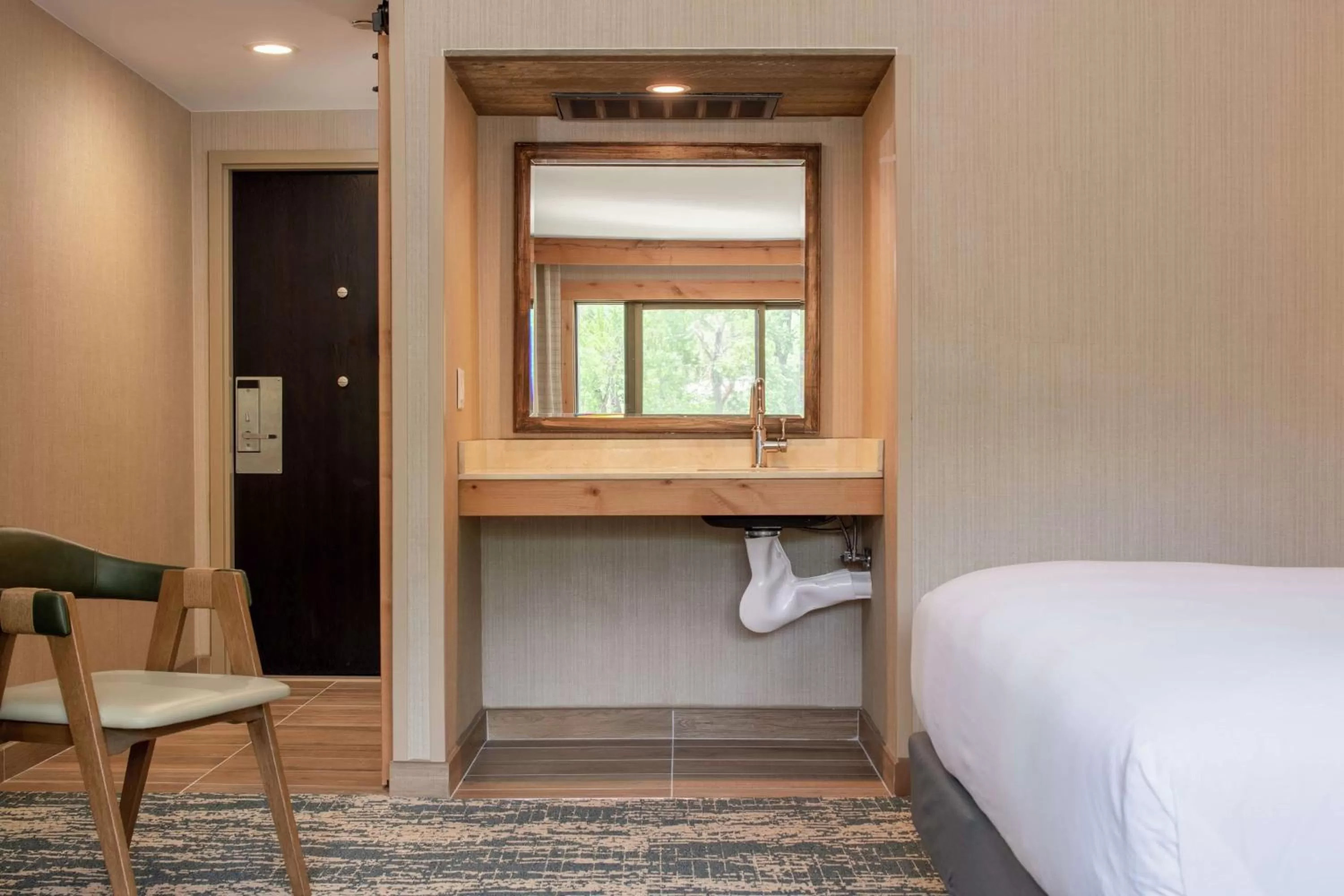 Other, Bed in DoubleTree by Hilton Missoula Edgewater