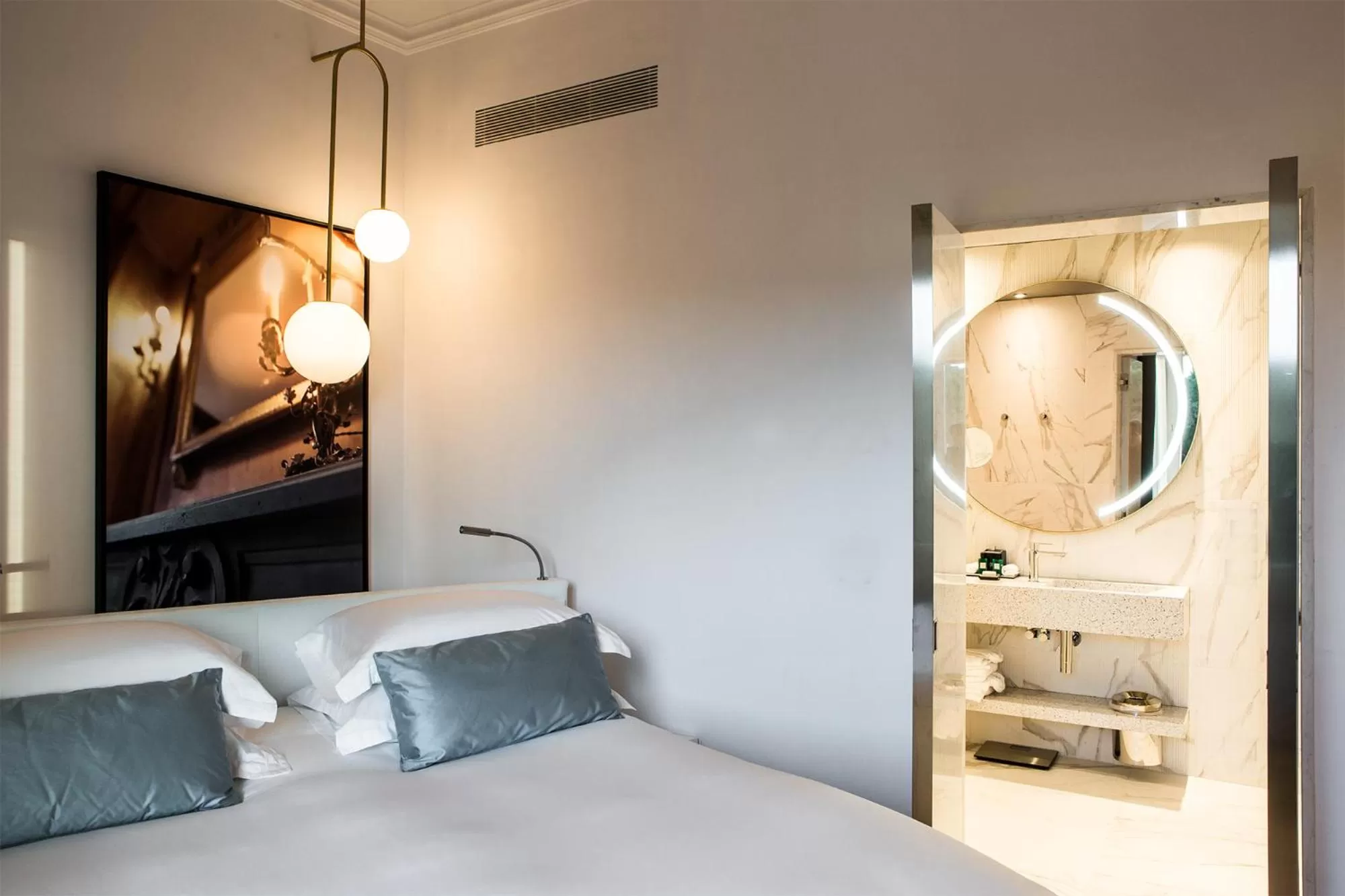 Bed in Sofitel Roma Villa Borghese