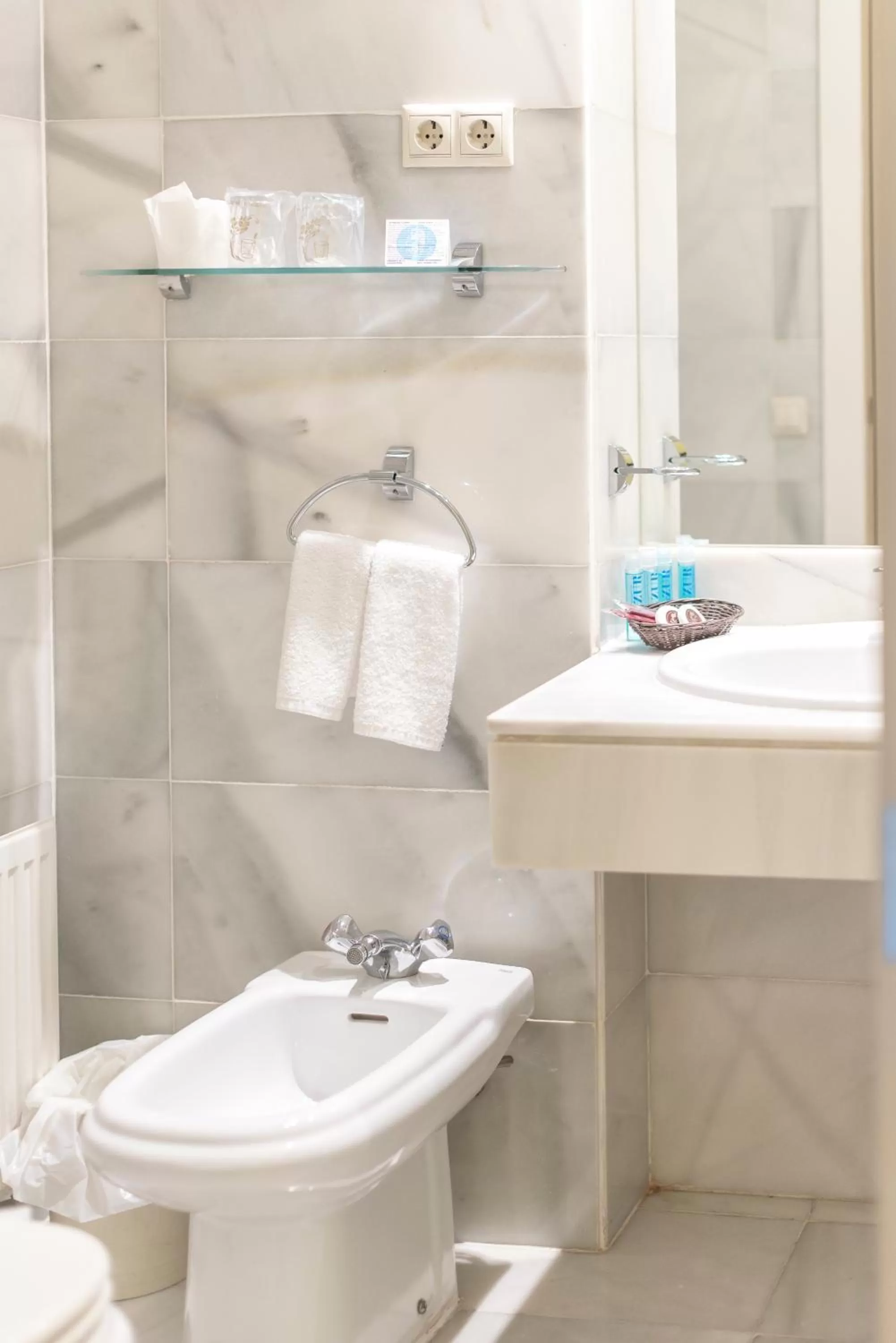 Shower in Hotel Concordy