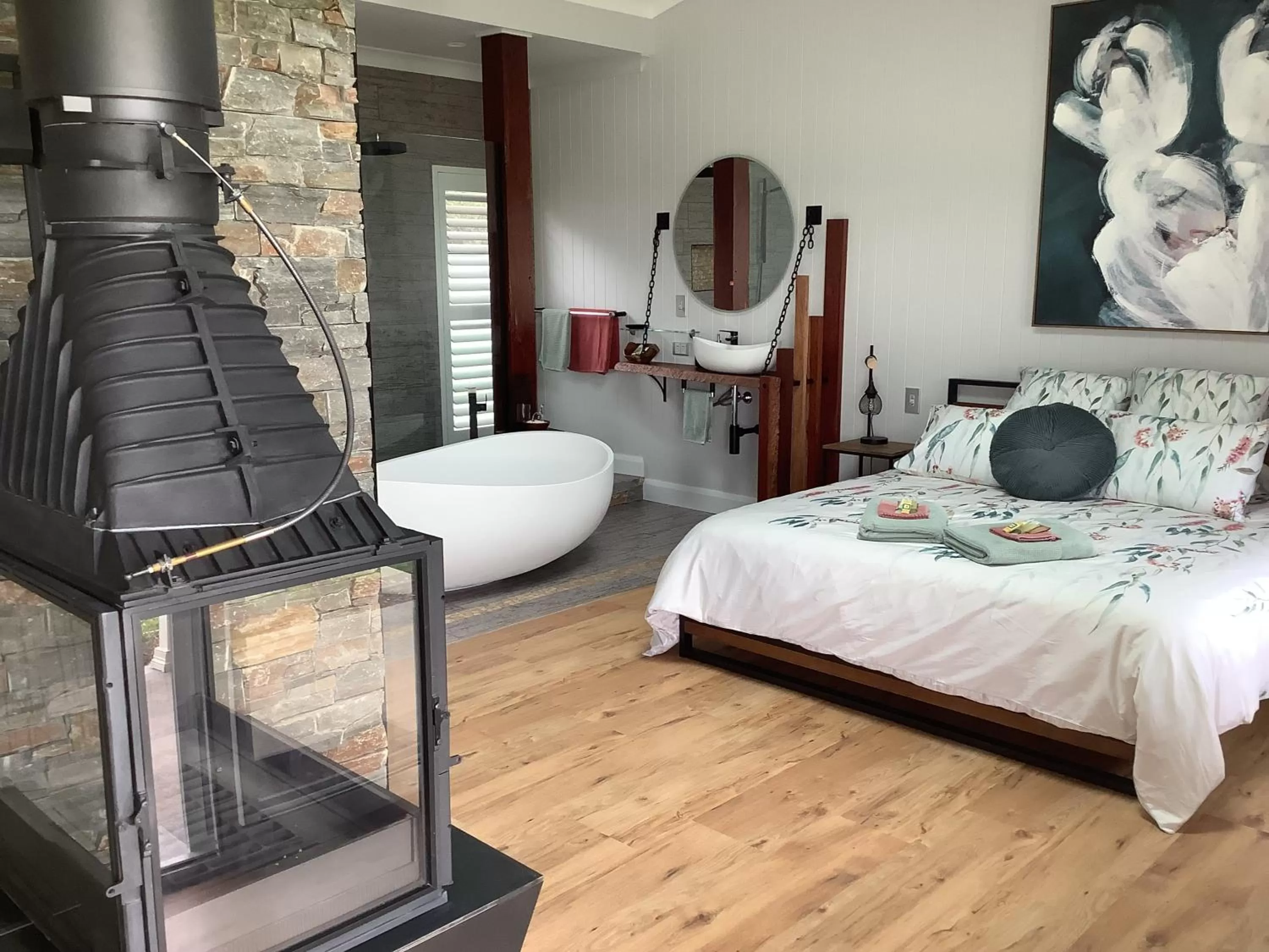 Bedroom, Bed in Pericoe Retreat