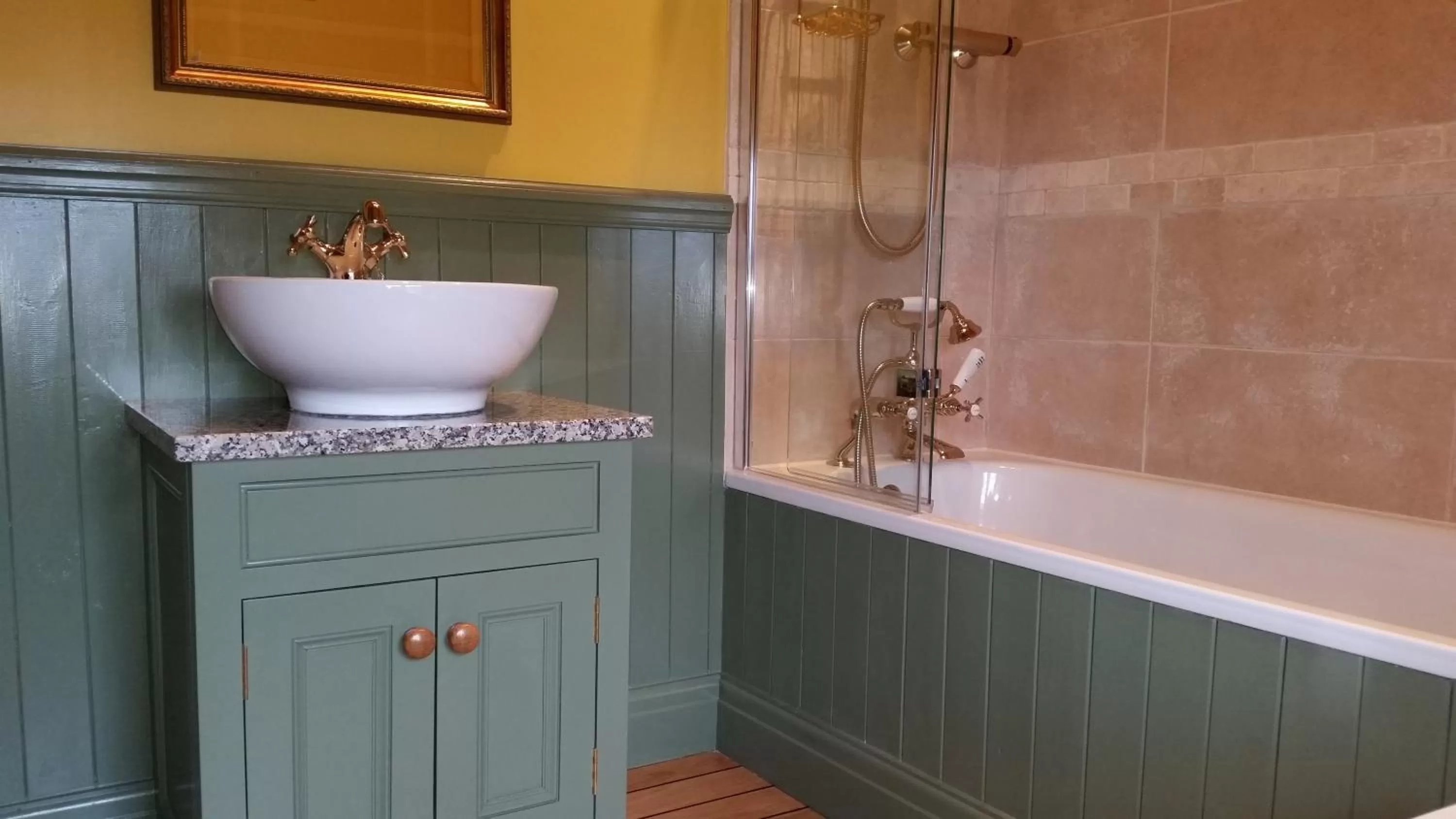 Bathroom in Ty Derw Country House B&B