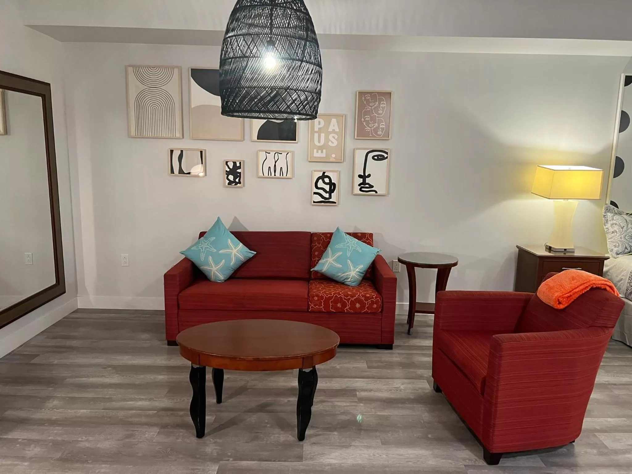 Studio in StaysPro - Hollywood Homes minutes to everything SPACIOUS AND FREE PARKING