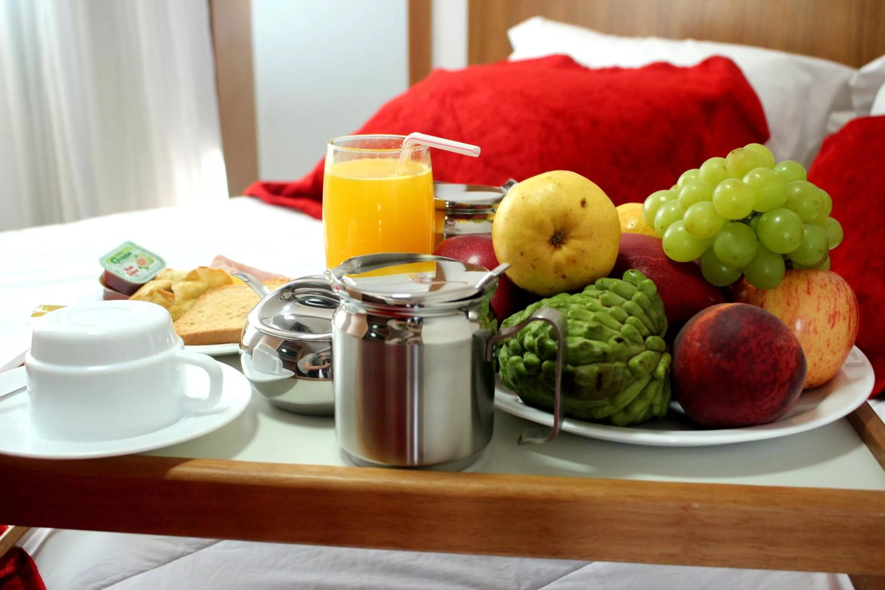 Food and drinks in Aparthotel Twin Towers