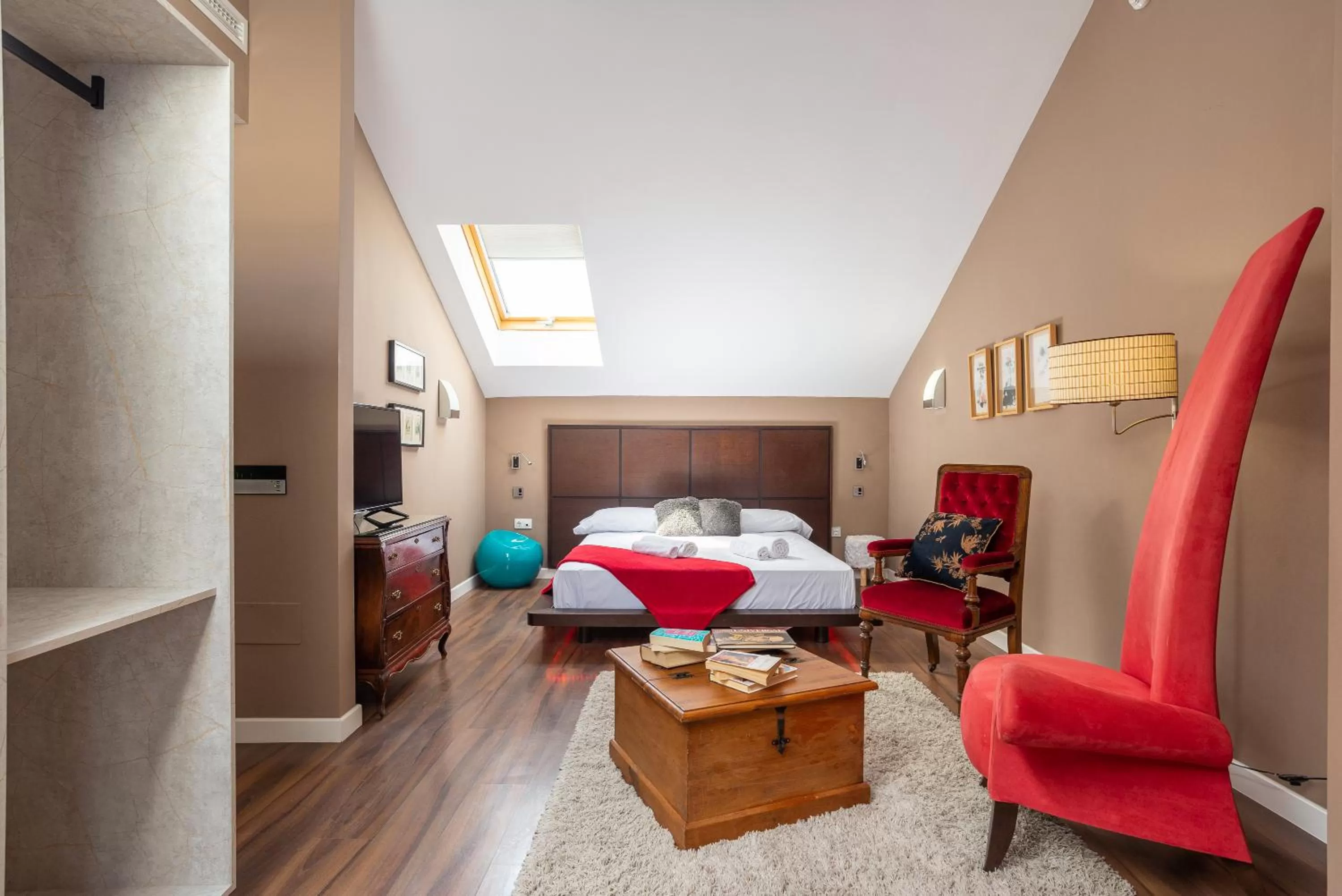 Decorative detail, Bed in Hotel Albaicín